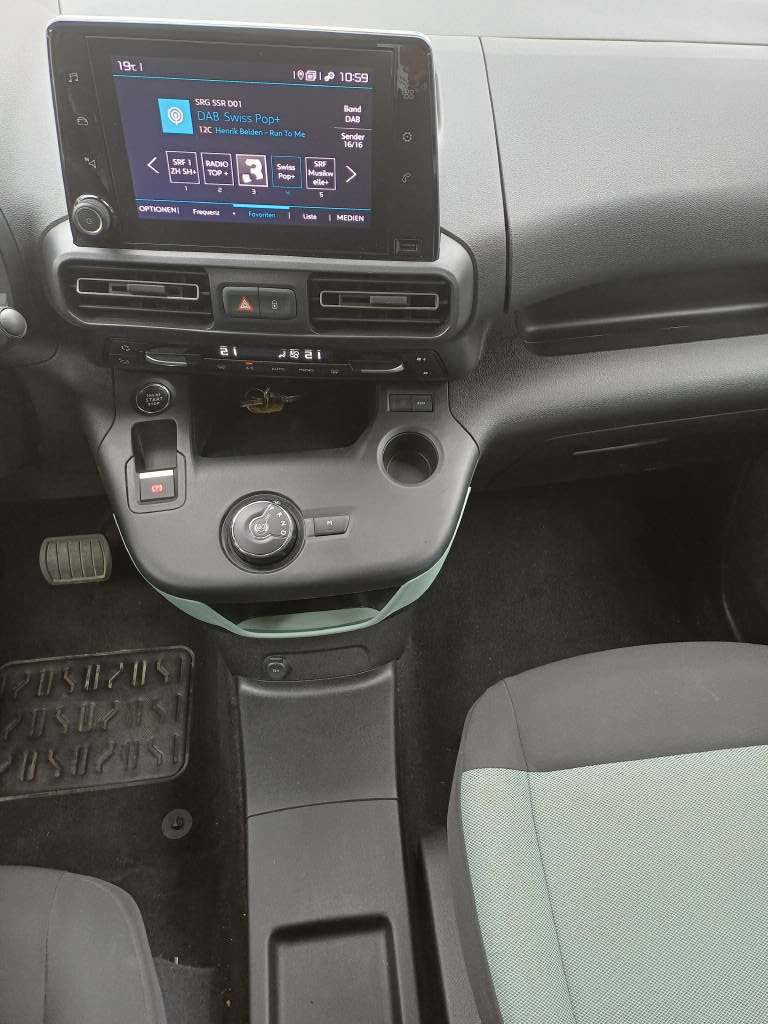 CITROEN Berlingo 1.2 PureTech 130 Swiss Edition-image-9