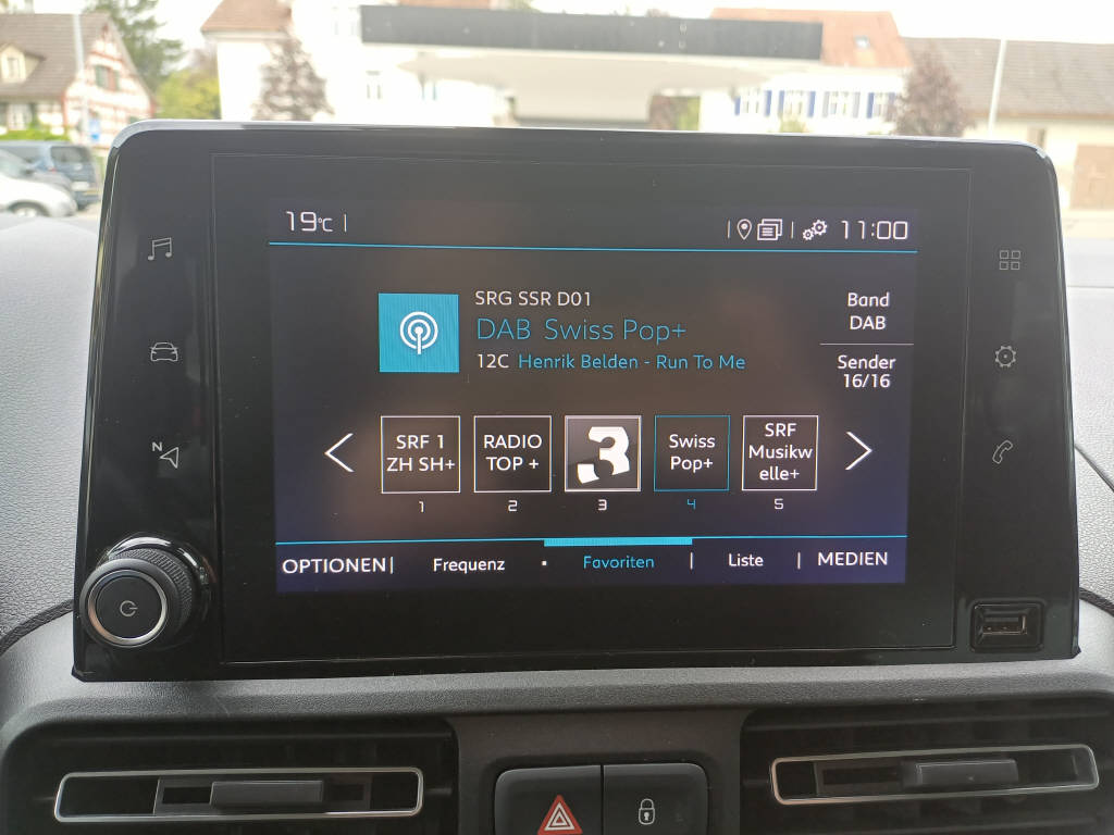 CITROEN Berlingo 1.2 PureTech 130 Swiss Edition-image-12