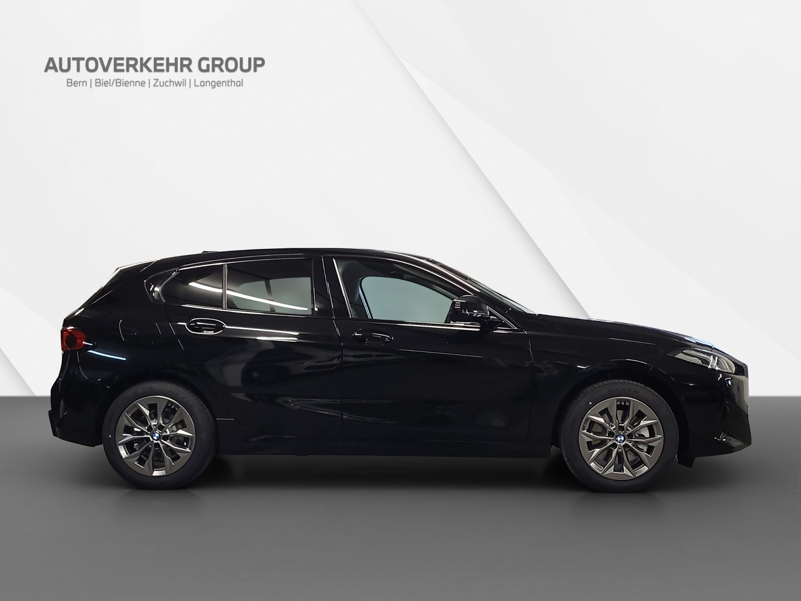 BMW 116 Steptronic-showroom-element-3