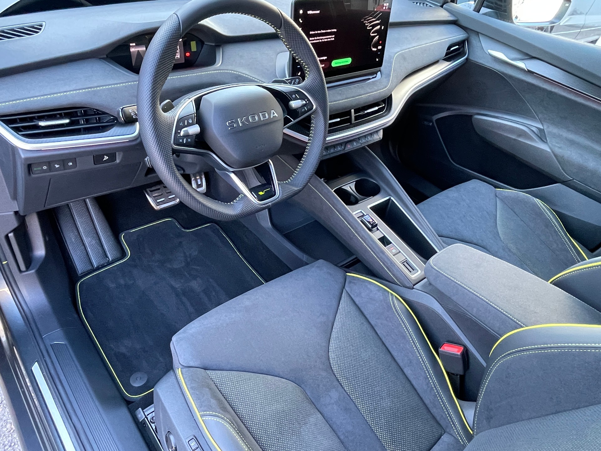 SKODA Elroq RS 4x4-image-15