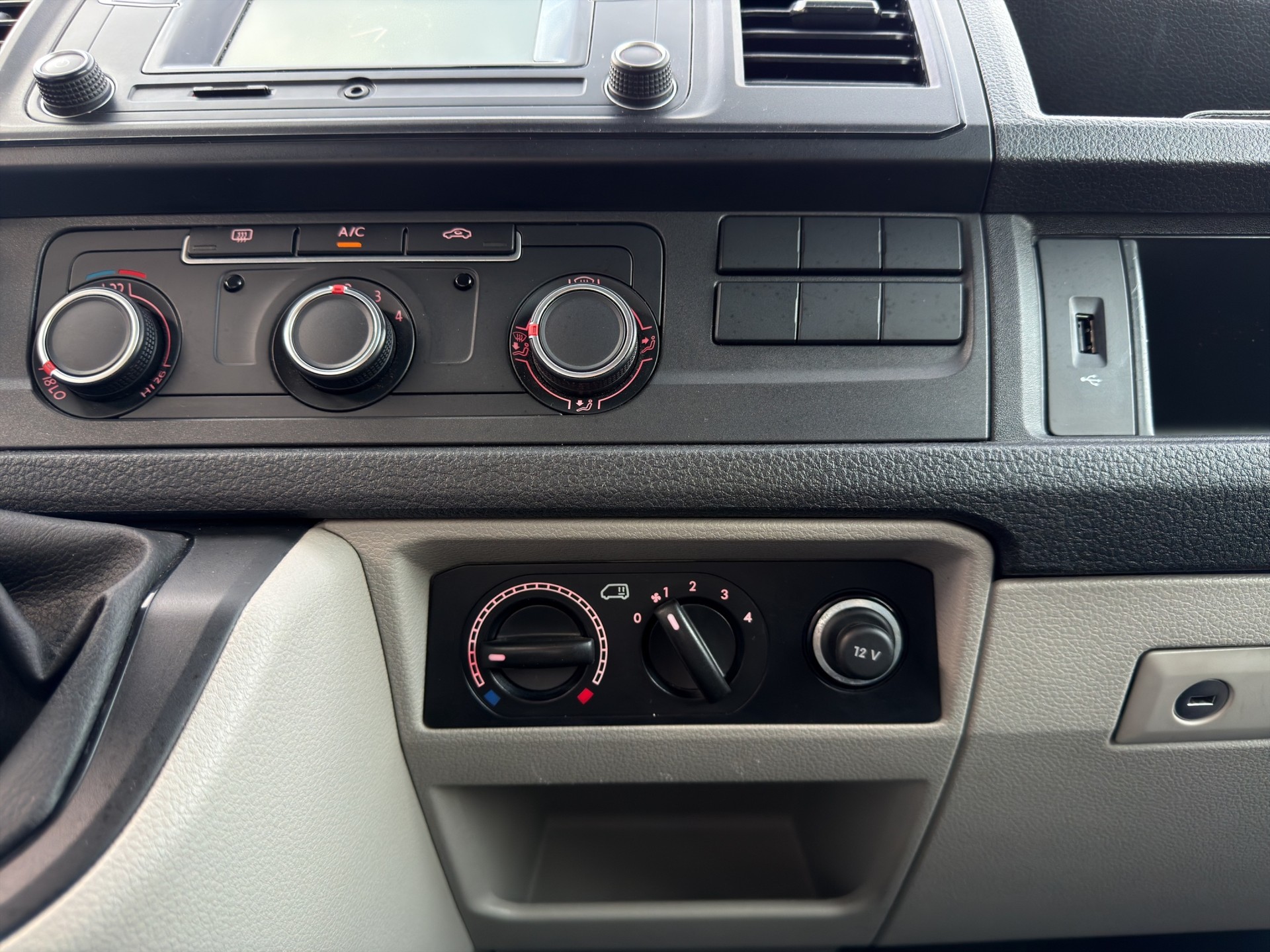 VW T6 2.0 TDI-image-15