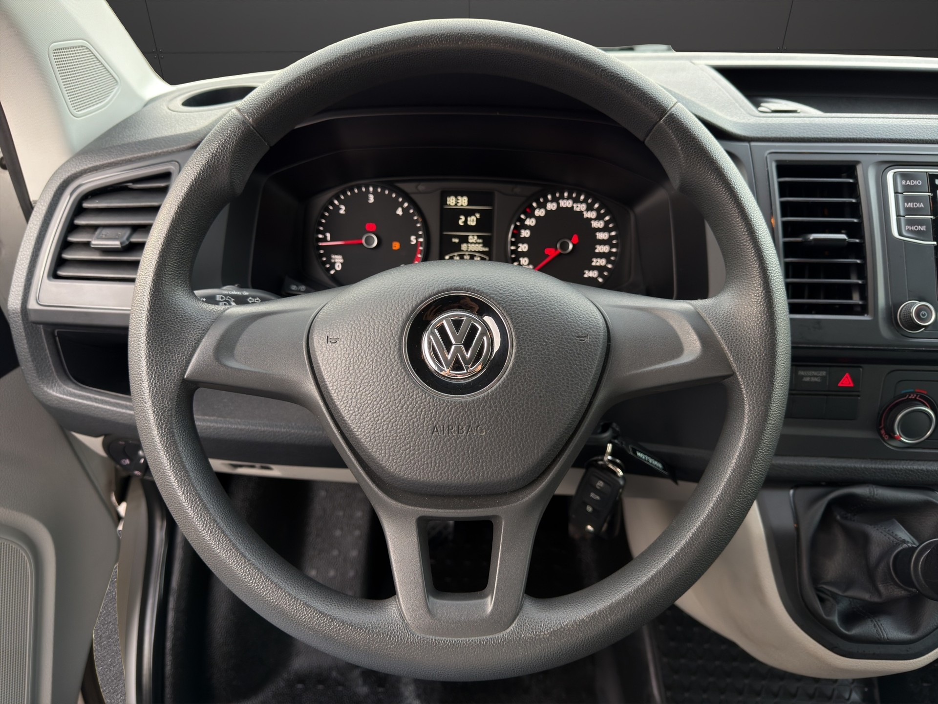 VW T6 2.0 TDI-image-11