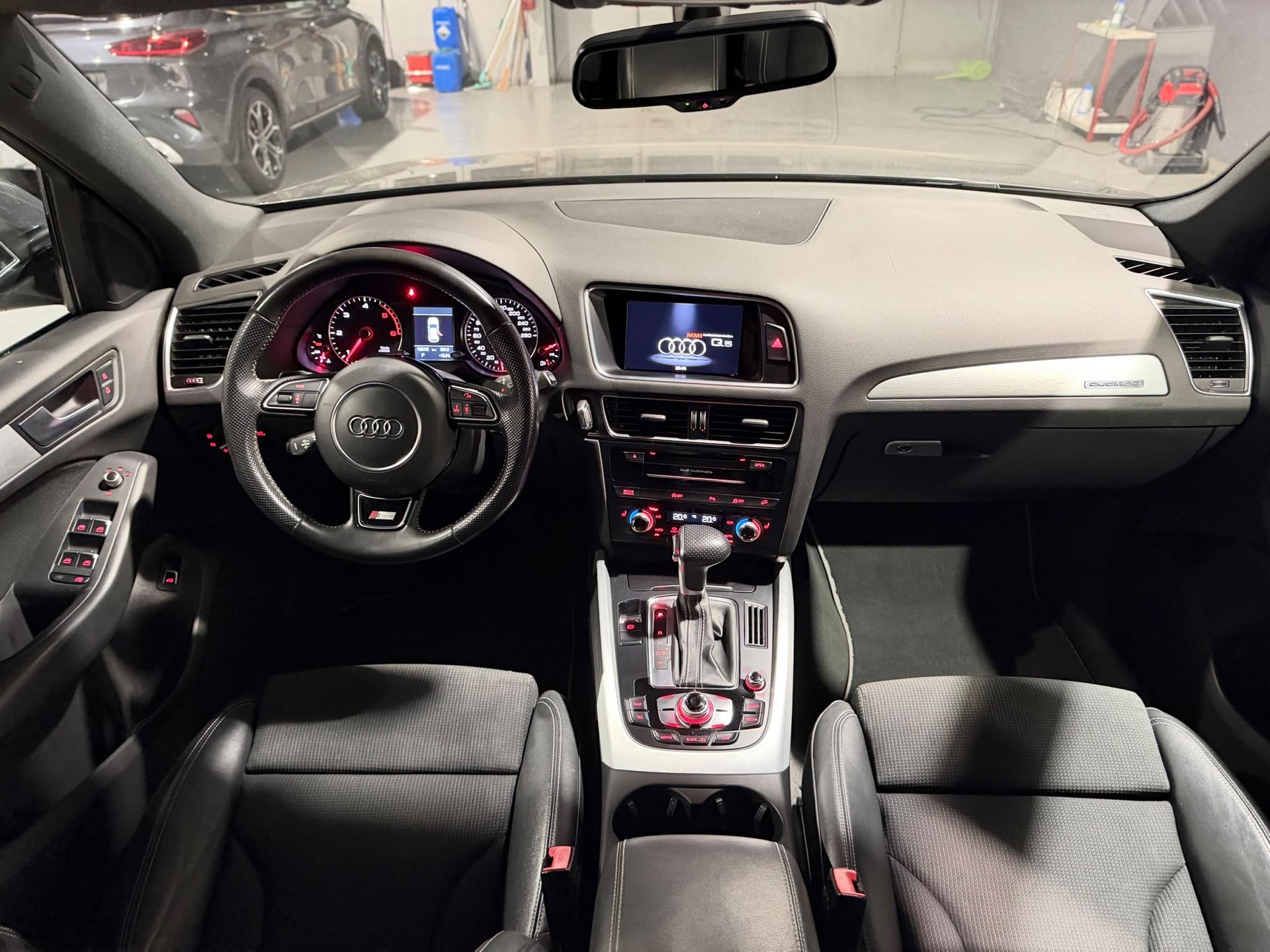 AUDI Q5 2.0 TDI quattro S-tronic S-Line-image-8
