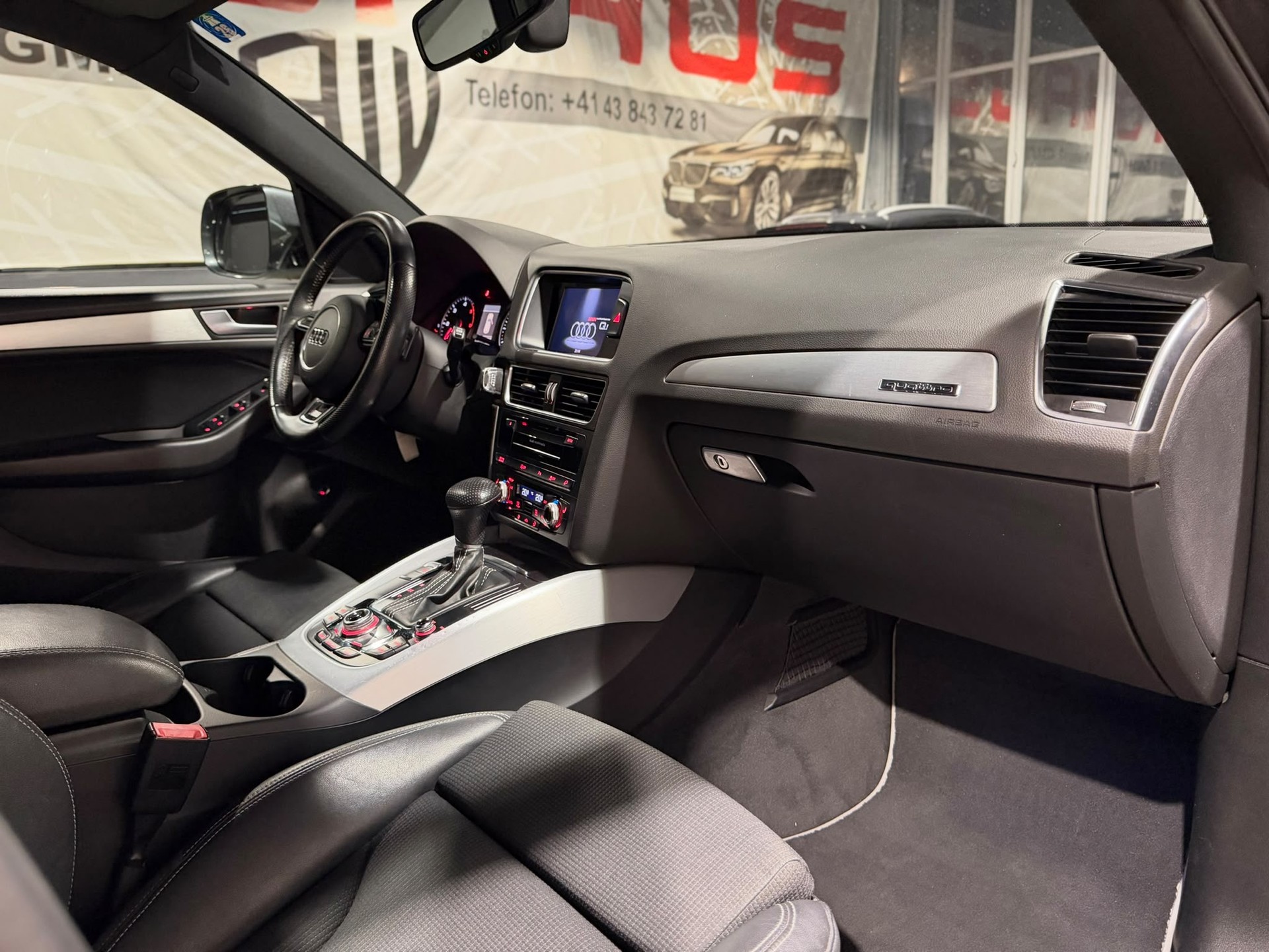 AUDI Q5 2.0 TDI quattro S-tronic S-Line-image-12