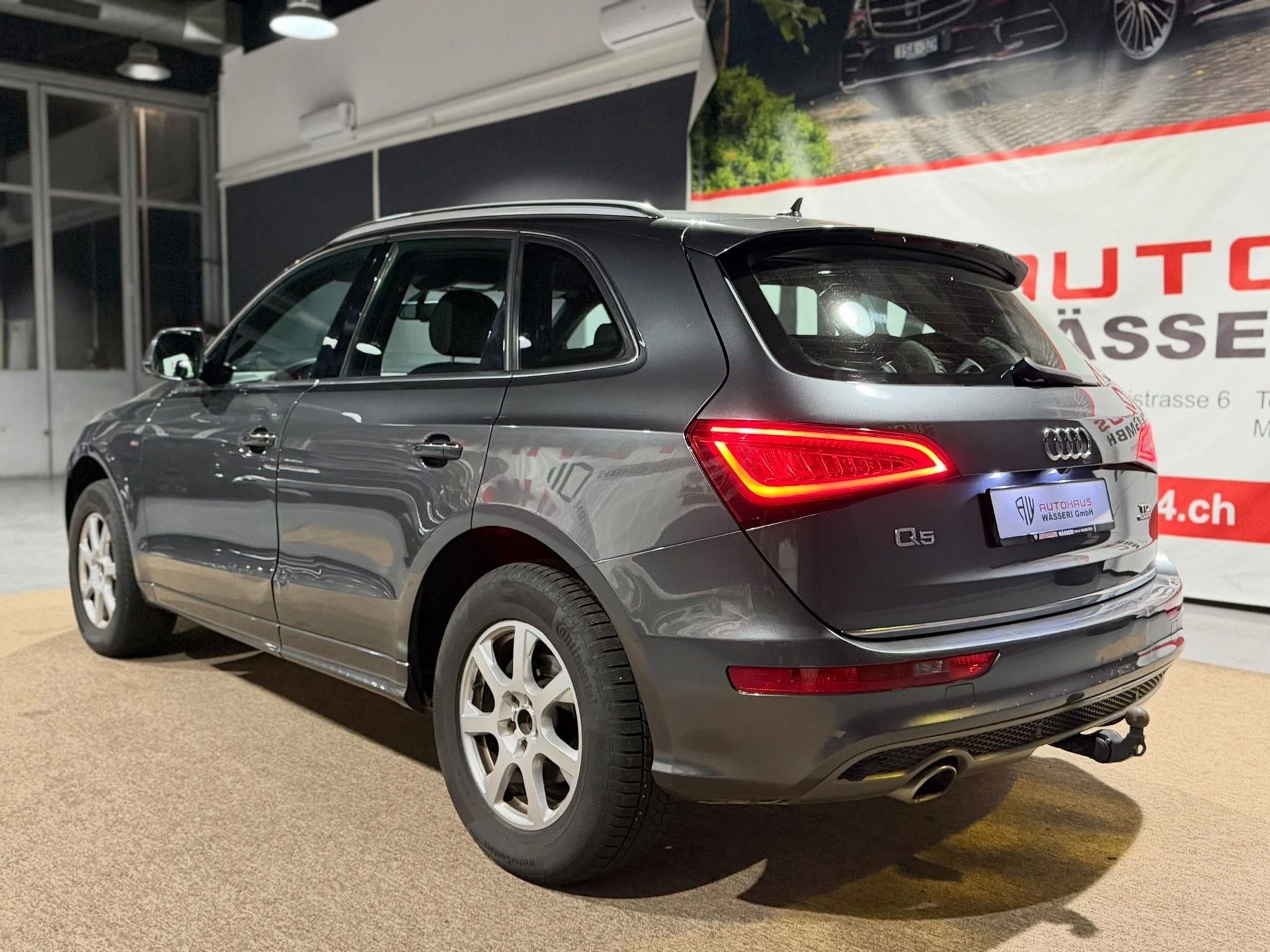 AUDI Q5 2.0 TDI quattro S-tronic S-Line-image-4