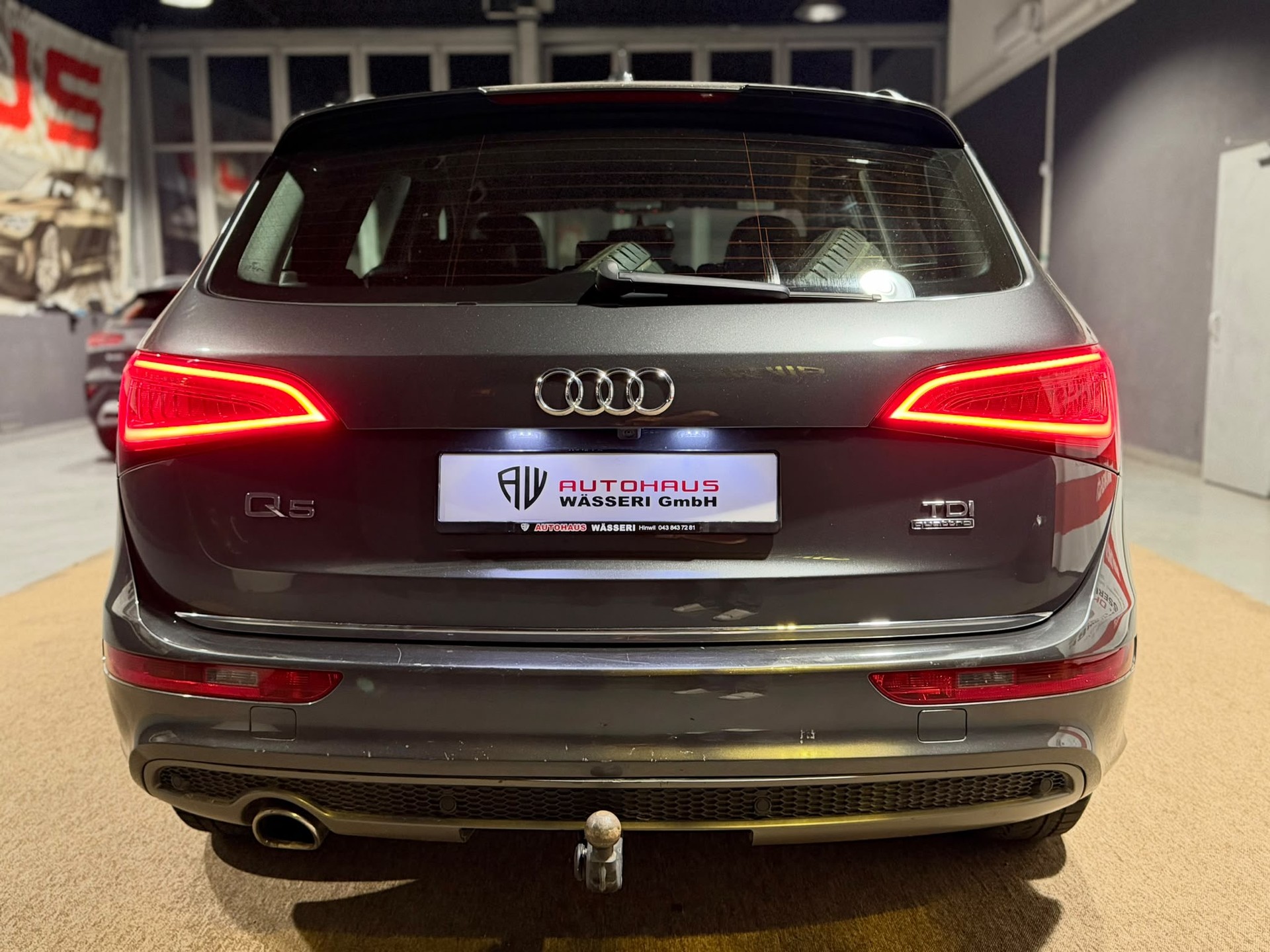 AUDI Q5 2.0 TDI quattro S-tronic S-Line-image-3