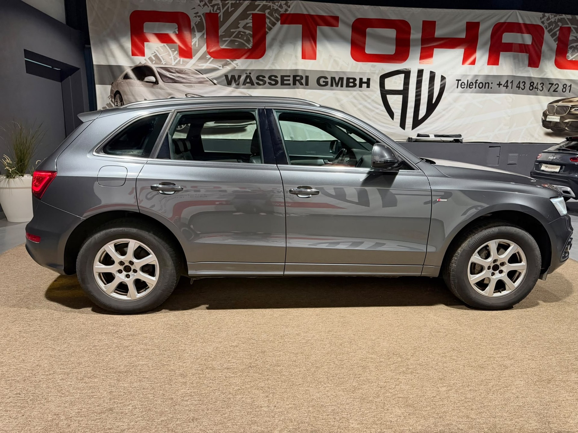 AUDI Q5 2.0 TDI quattro S-tronic S-Line-image-1