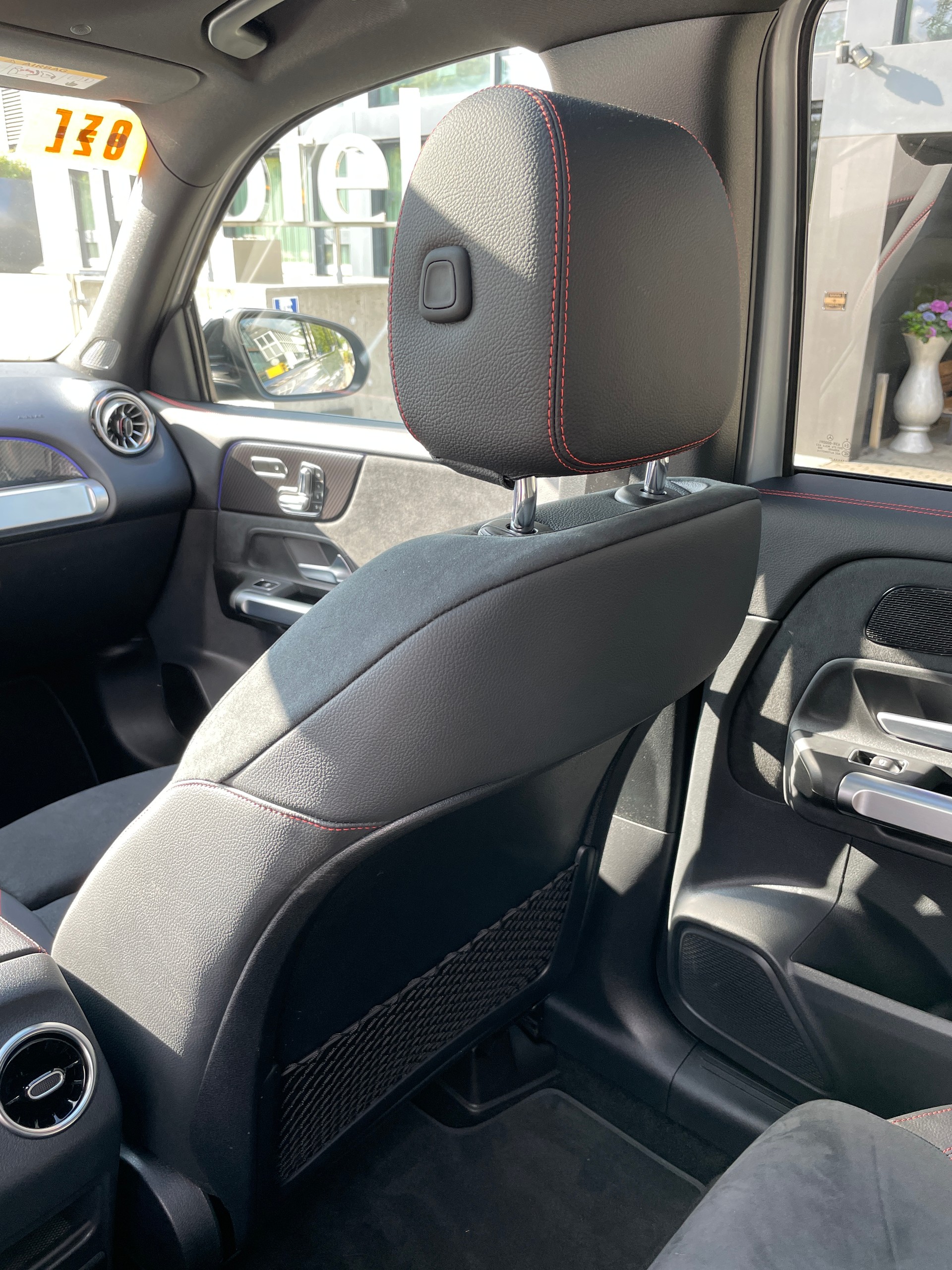 MERCEDES-BENZ GLB 35 AMG 4Matic 8G-Tronic-image-18