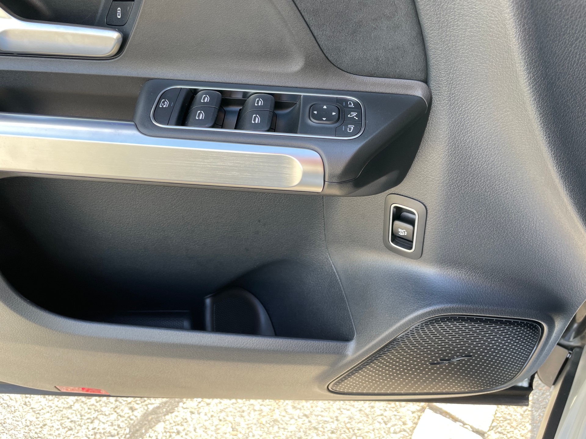 MERCEDES-BENZ GLB 35 AMG 4Matic 8G-Tronic-image-22
