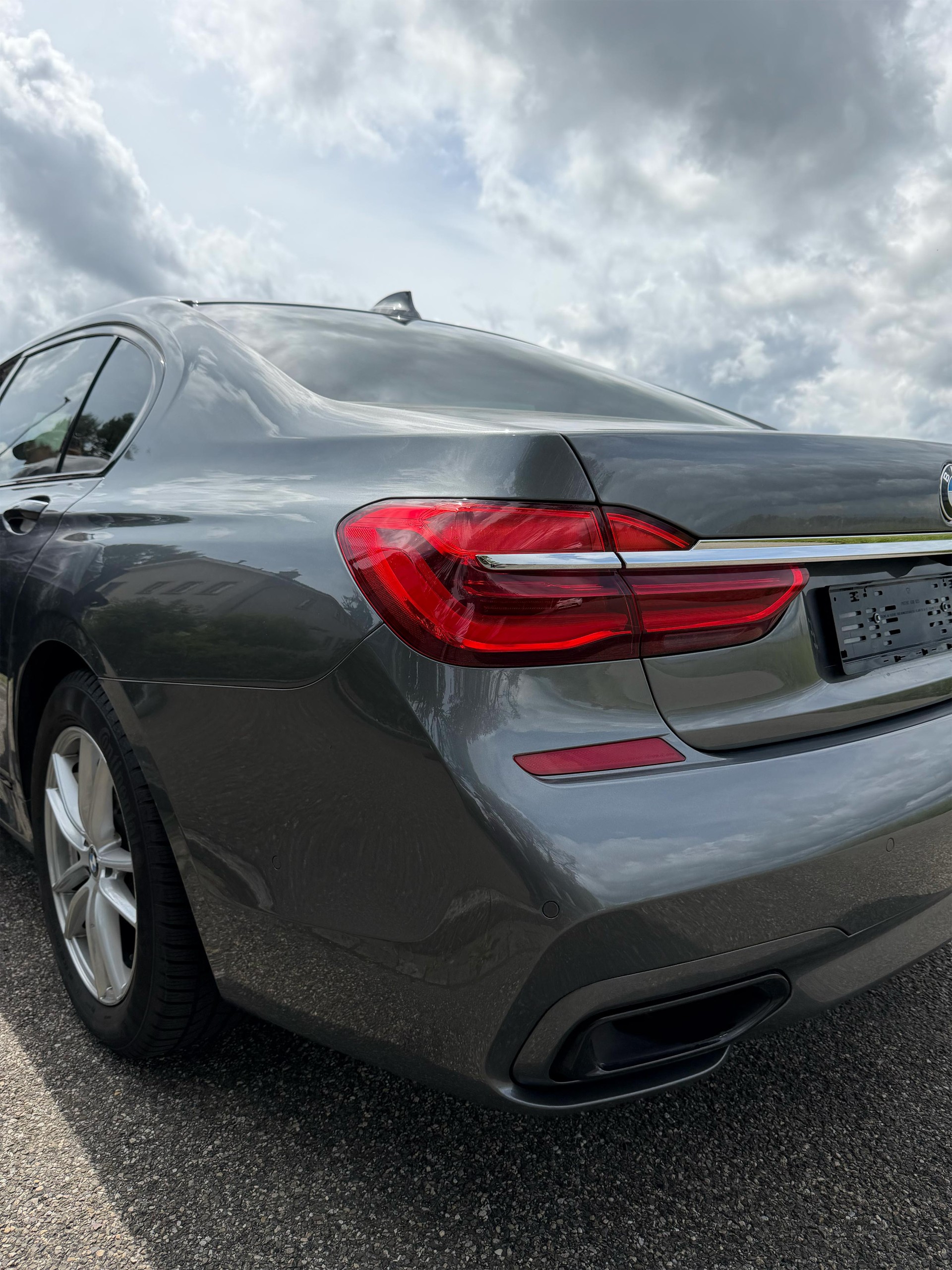 BMW BMW 740Ld xDrive M Sport | 71'000 km | Vollausstattung | Topzustand-image-2