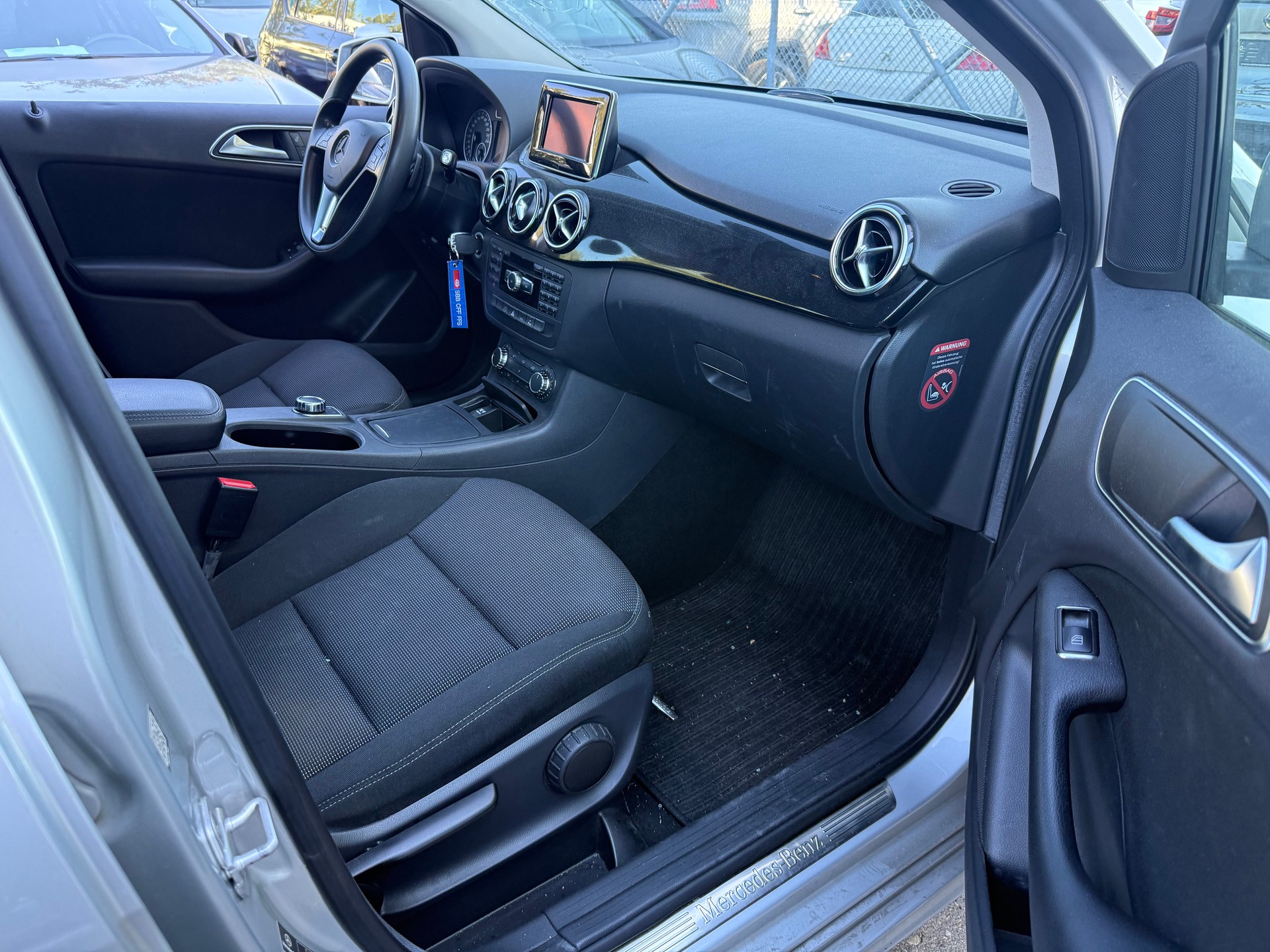 MERCEDES-BENZ B 200 7G-DCT-image-7
