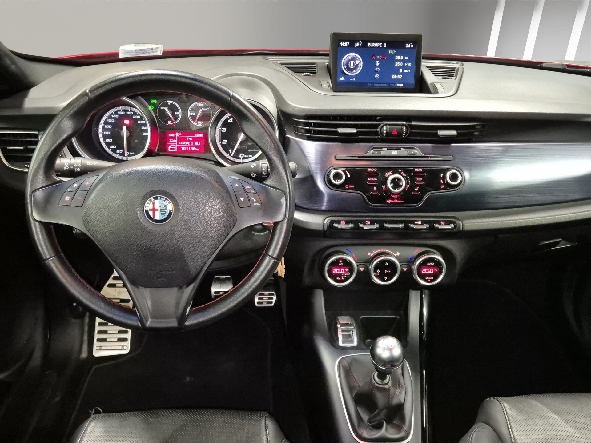 ALFA ROMEO Giulietta 1750 TBi Quadrifoglio Verde LEASING à partir de CHF 200.-/mois-image-8