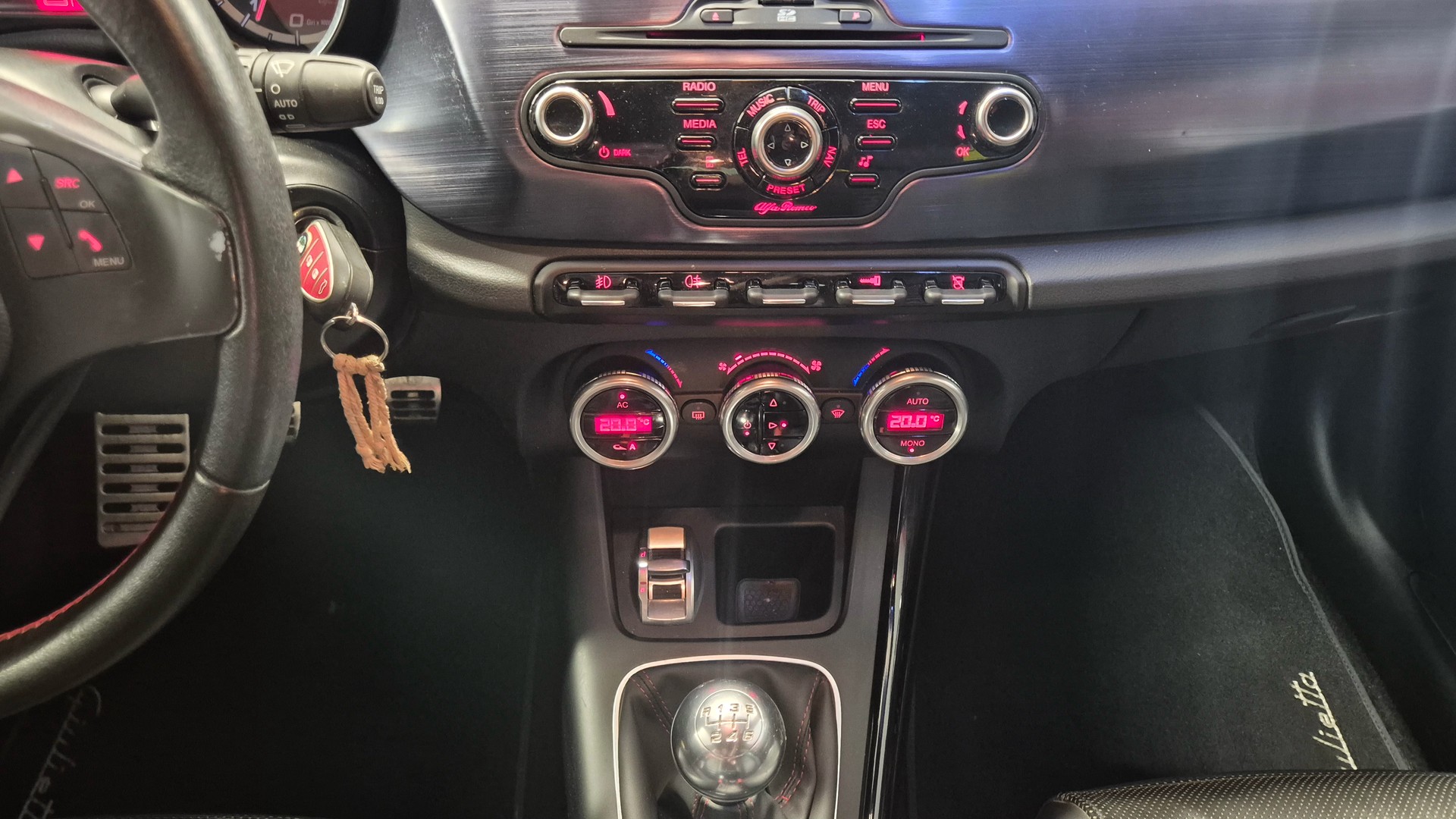 ALFA ROMEO Giulietta 1750 TBi Quadrifoglio Verde-image-10