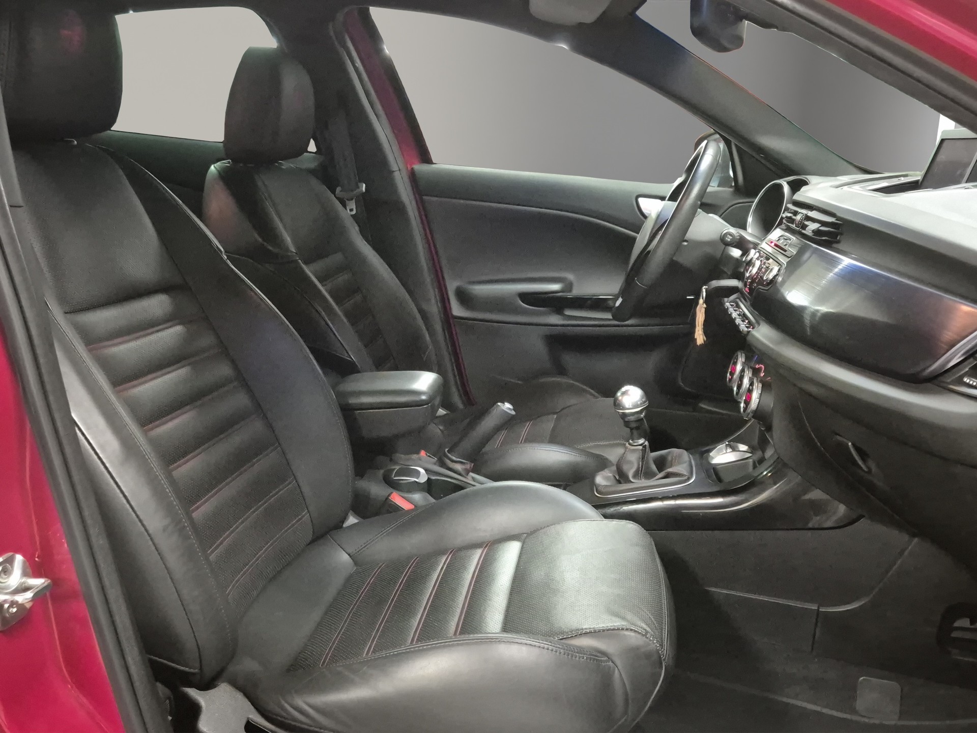 ALFA ROMEO Giulietta 1750 TBi Quadrifoglio Verde LEASING à partir de CHF 200.-/mois-image-16
