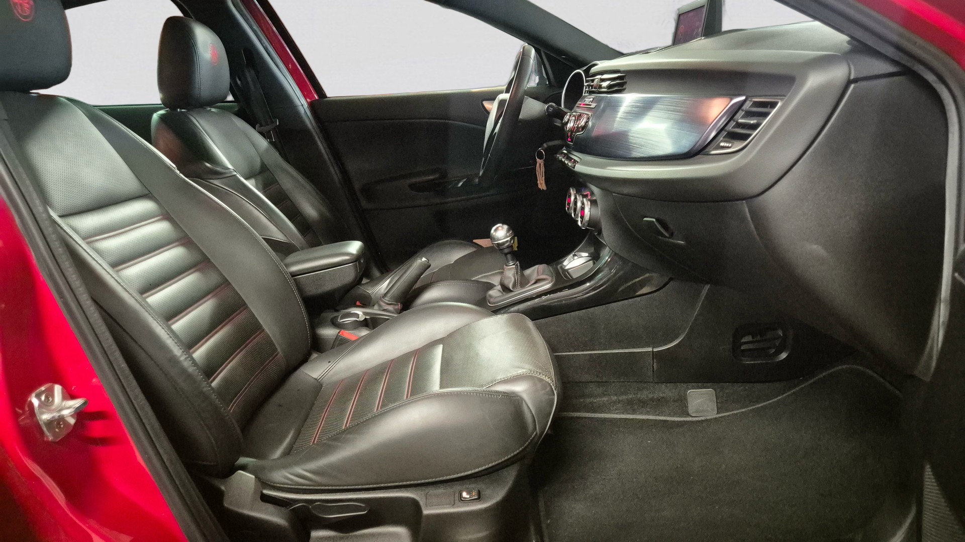 ALFA ROMEO Giulietta 1750 TBi Quadrifoglio Verde-image-14