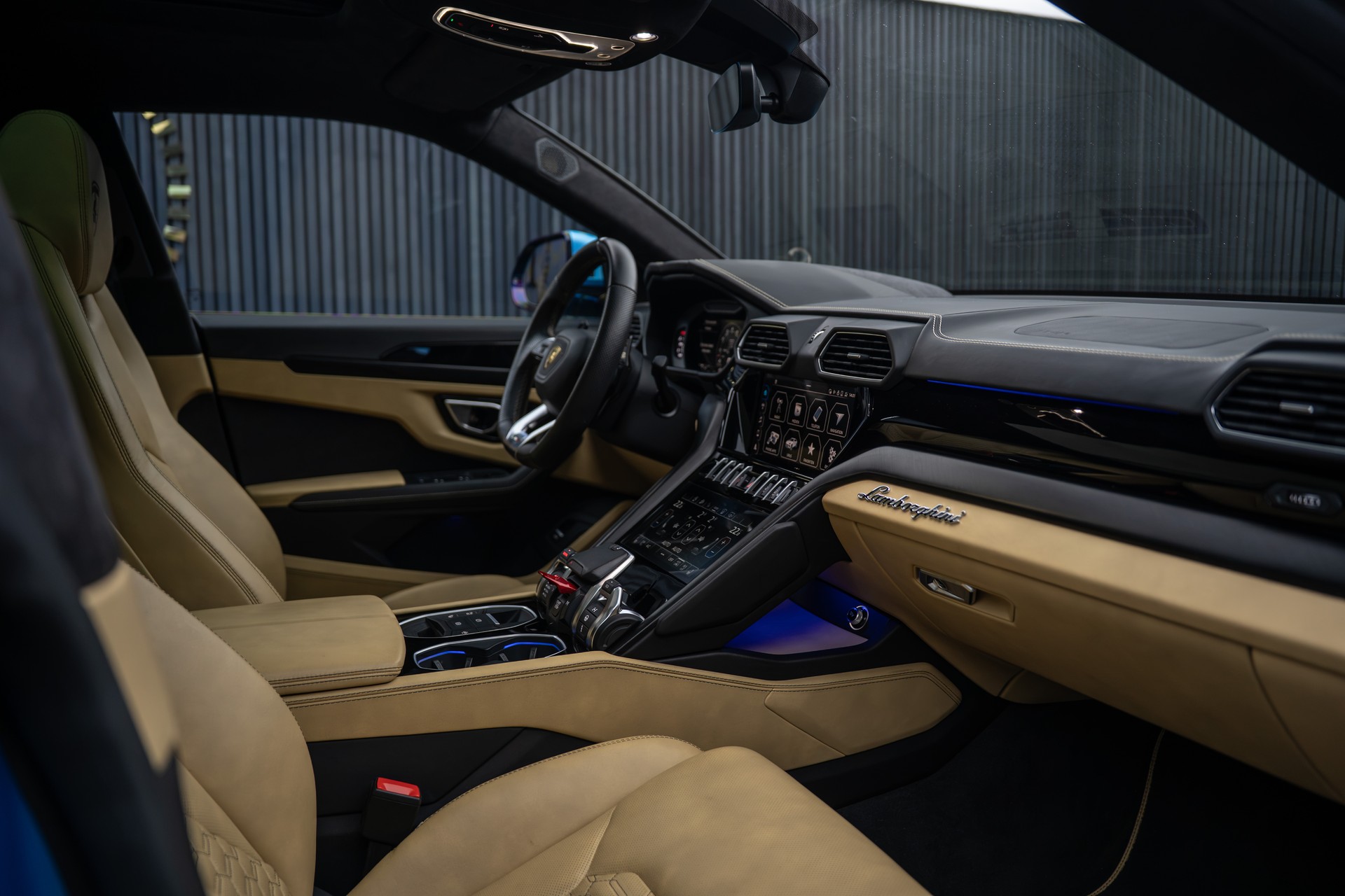 LAMBORGHINI Urus E-Gear-image-10
