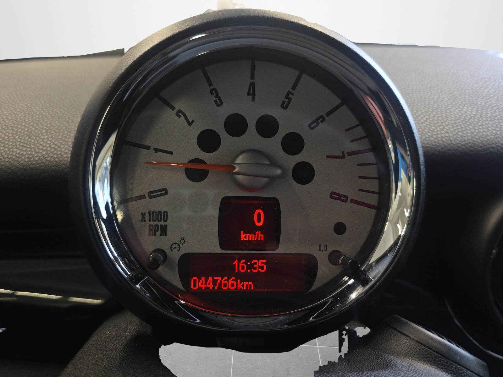 MINI One Cabriolet Ray-image-10