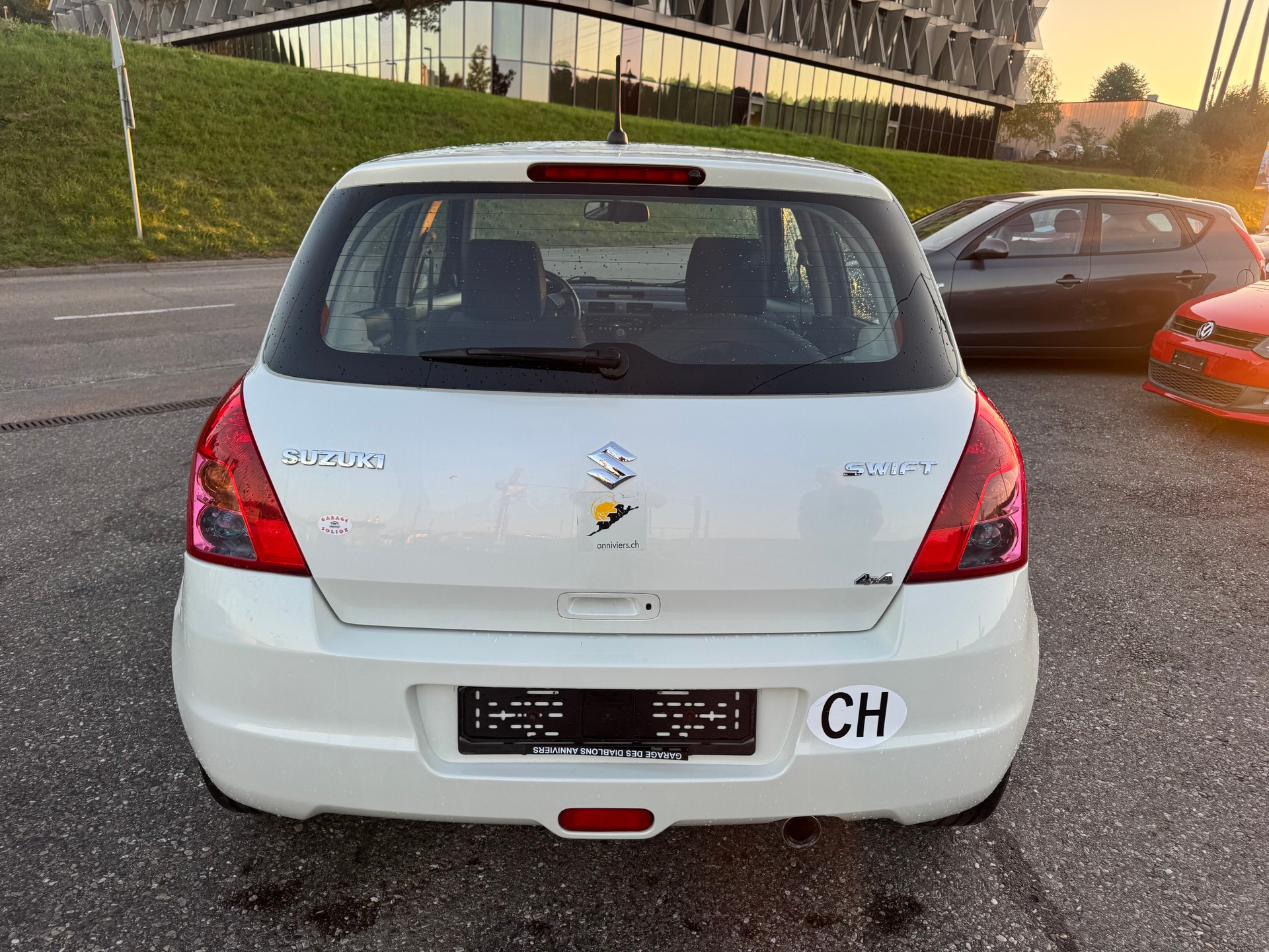 SUZUKI Swift 1.3i 16V GL Top Piz Sulai LE 4x4-image-6
