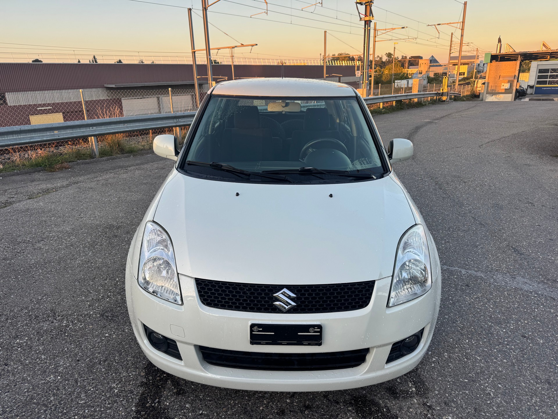 SUZUKI Swift 1.3i 16V GL Top Piz Sulai LE 4x4-image-1