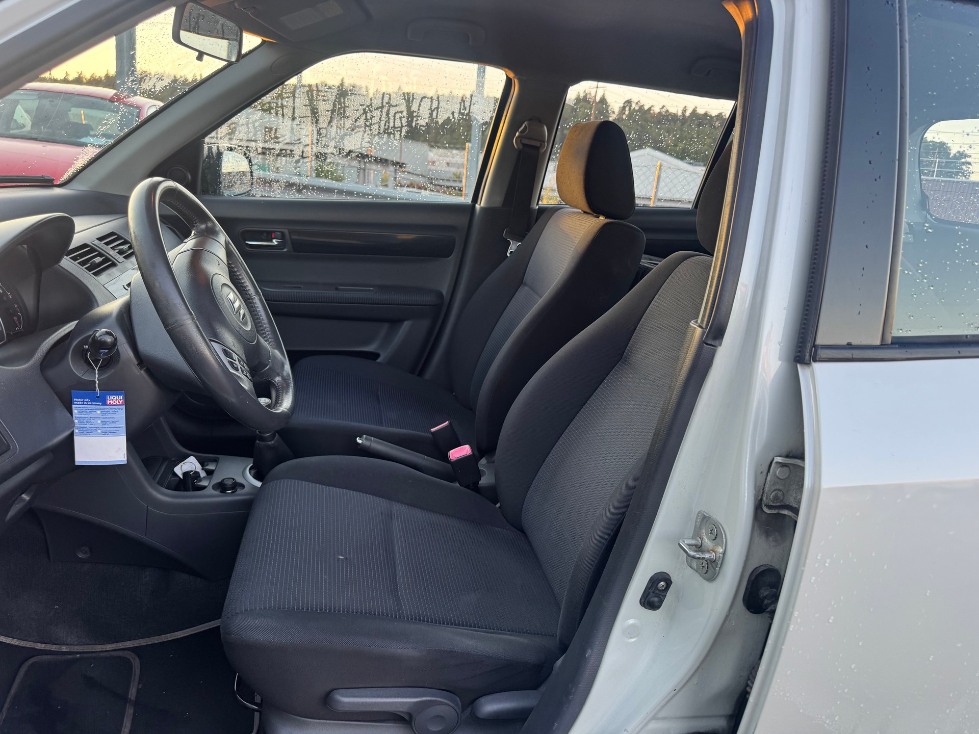 SUZUKI Swift 1.3i 16V GL Top Piz Sulai LE 4x4-image-9