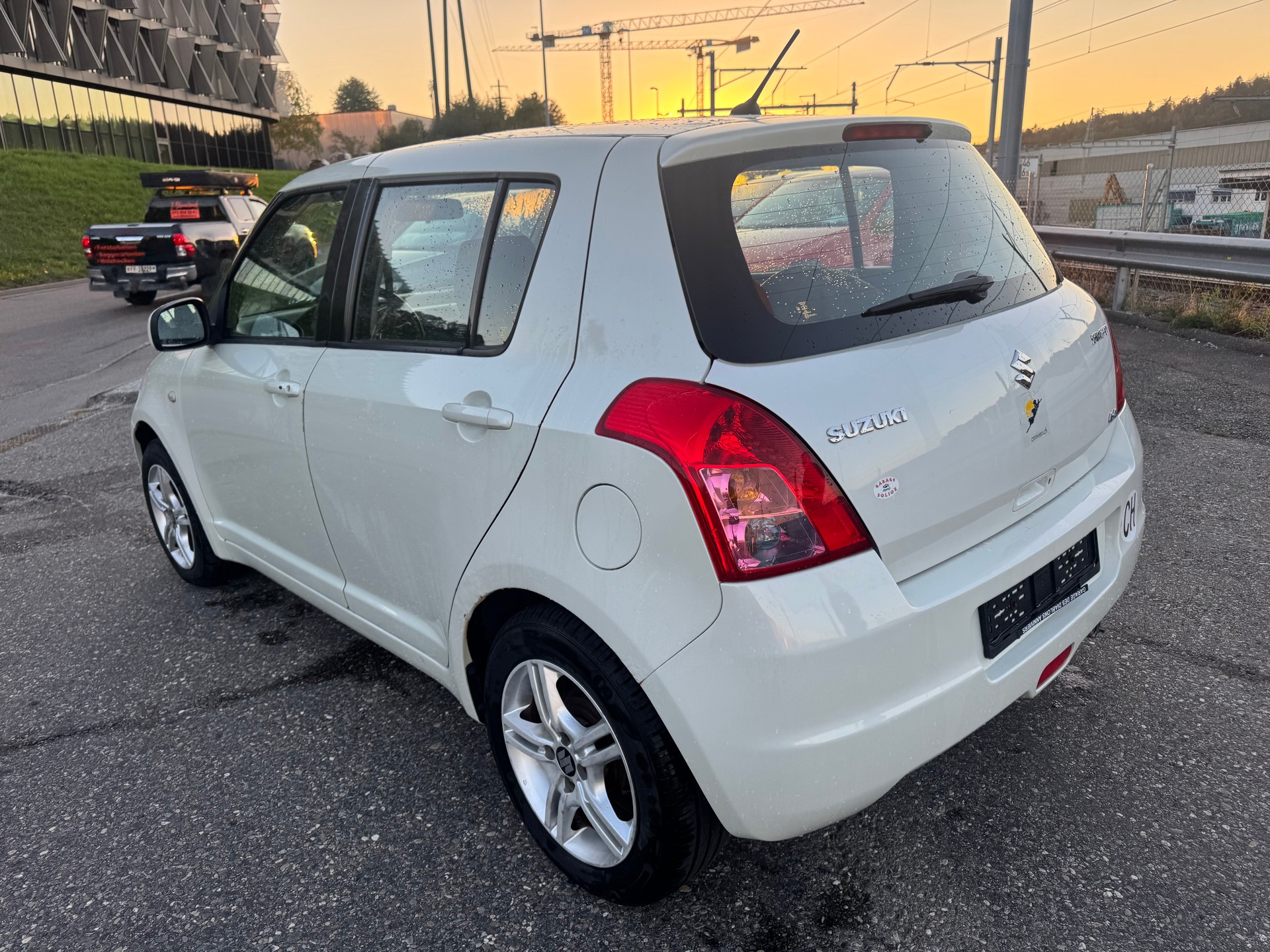 SUZUKI Swift 1.3i 16V GL Top Piz Sulai LE 4x4-image-5