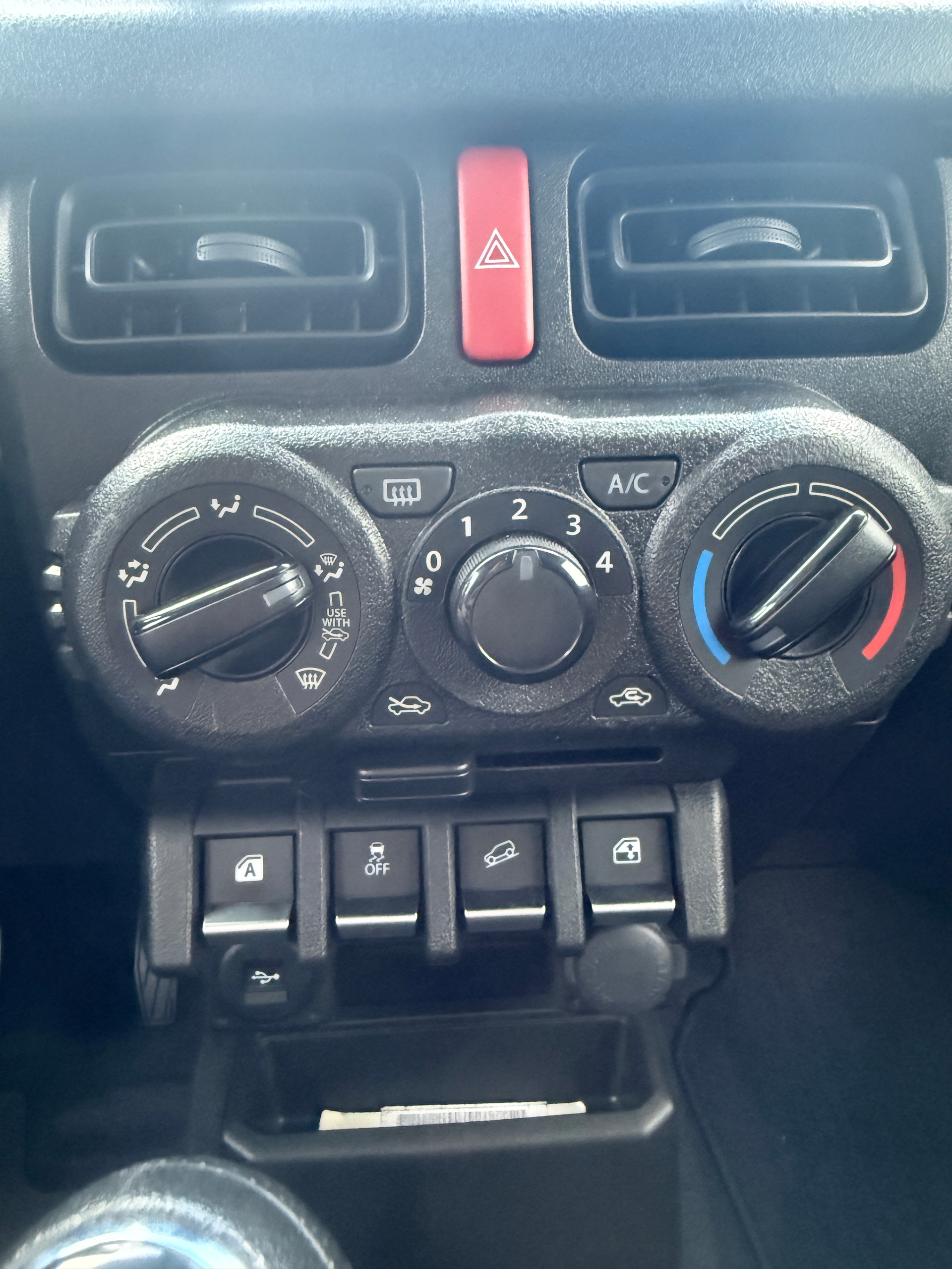 SUZUKI Jimny 1.5 Compact+ 4x4-image-16