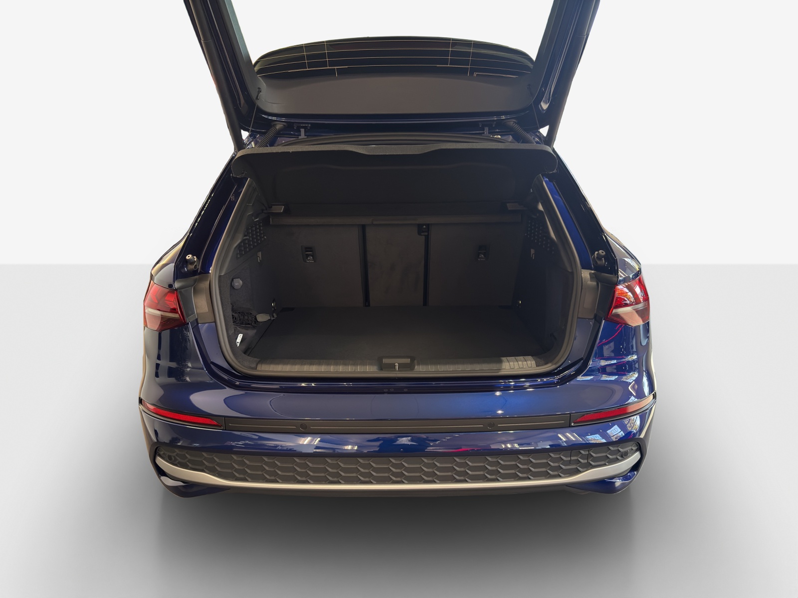 AUDI A3 Sportback TFSI 110 kW S line S tronic-image-11