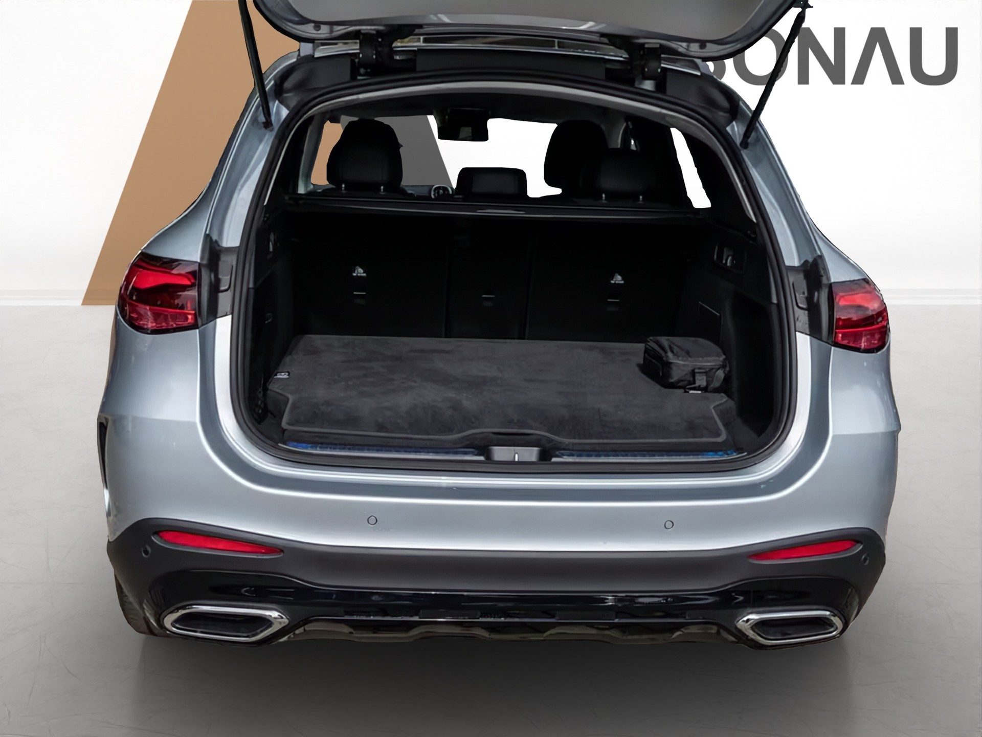 MERCEDES-BENZ GLC 300 e 4MATIC AMG Line Night AHK LED Memory-image-16