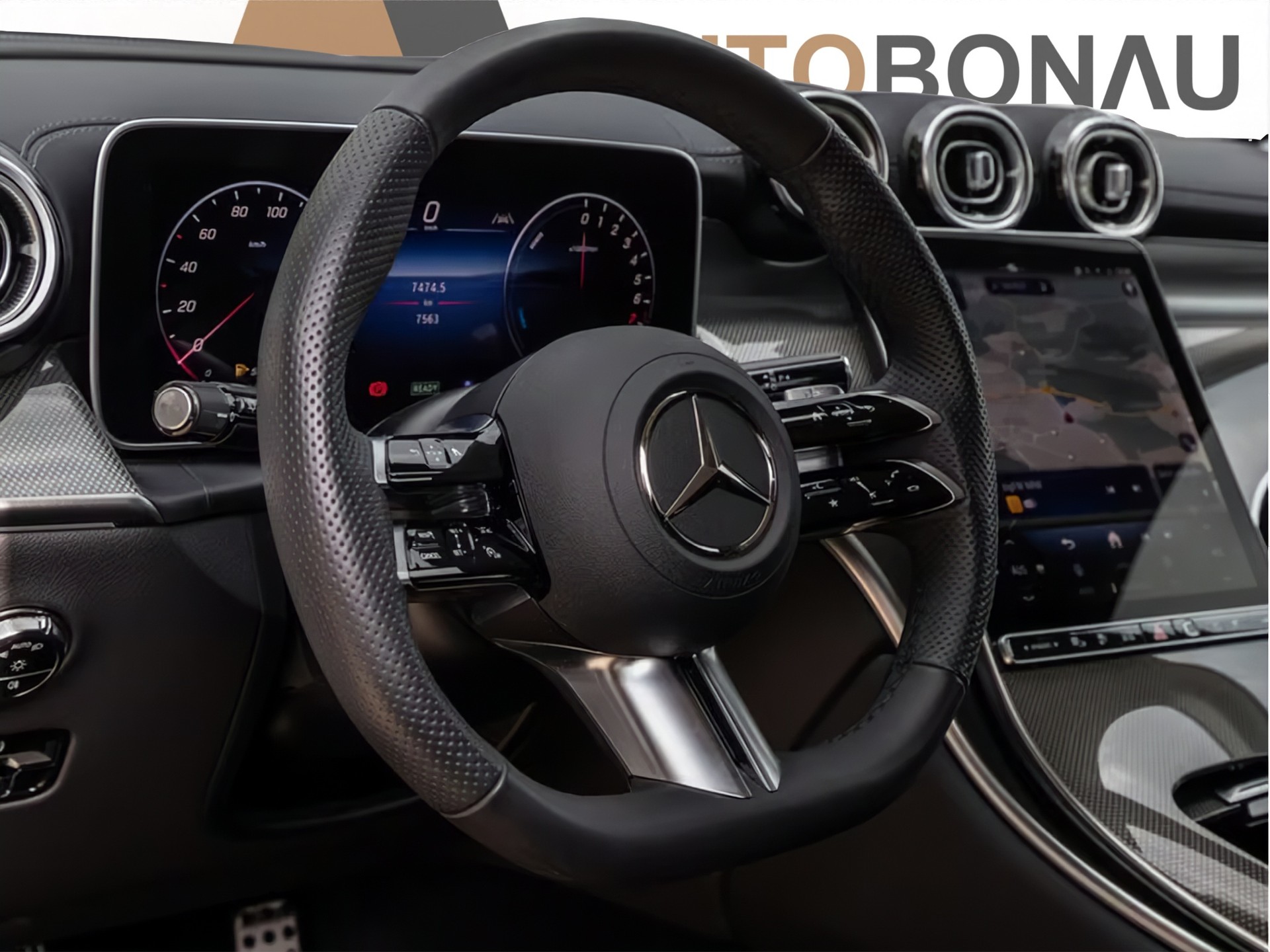 MERCEDES-BENZ GLC 300 e 4MATIC AMG Line Night AHK LED Memory-image-10