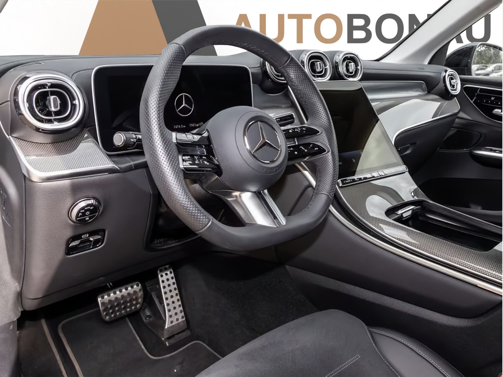 MERCEDES-BENZ GLC 300 e 4MATIC AMG Line Night AHK LED Memory-image-6