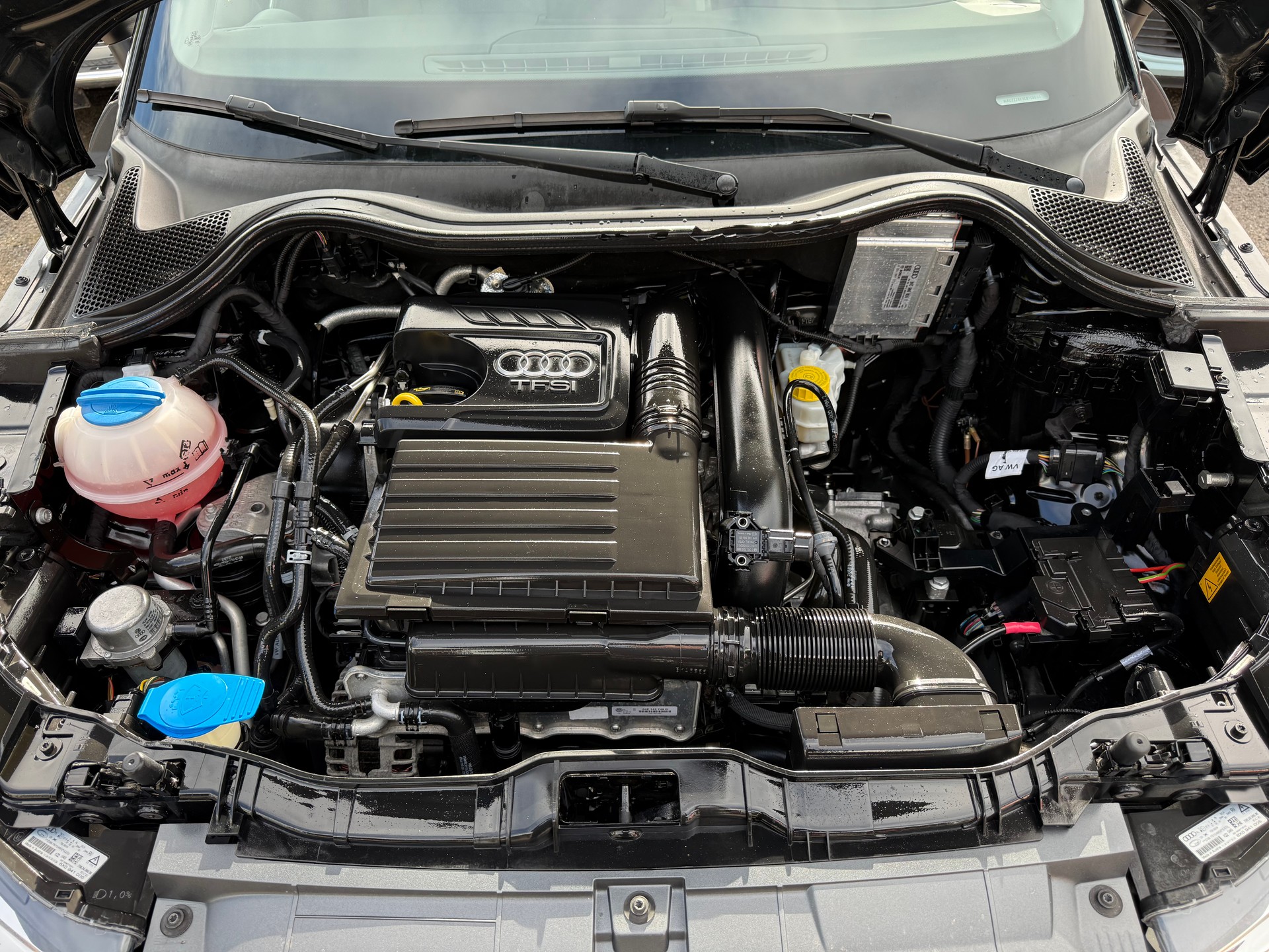 AUDI A1 Sportback 1.4 TFSI Attraction S-tronic-image-12