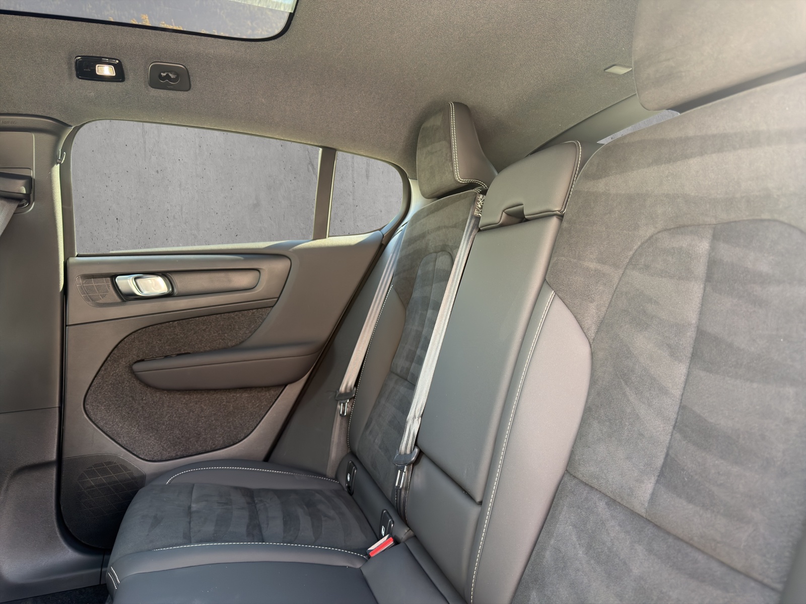 VOLVO C40 P8 Twin Recharge Ultimate AWD-image-15