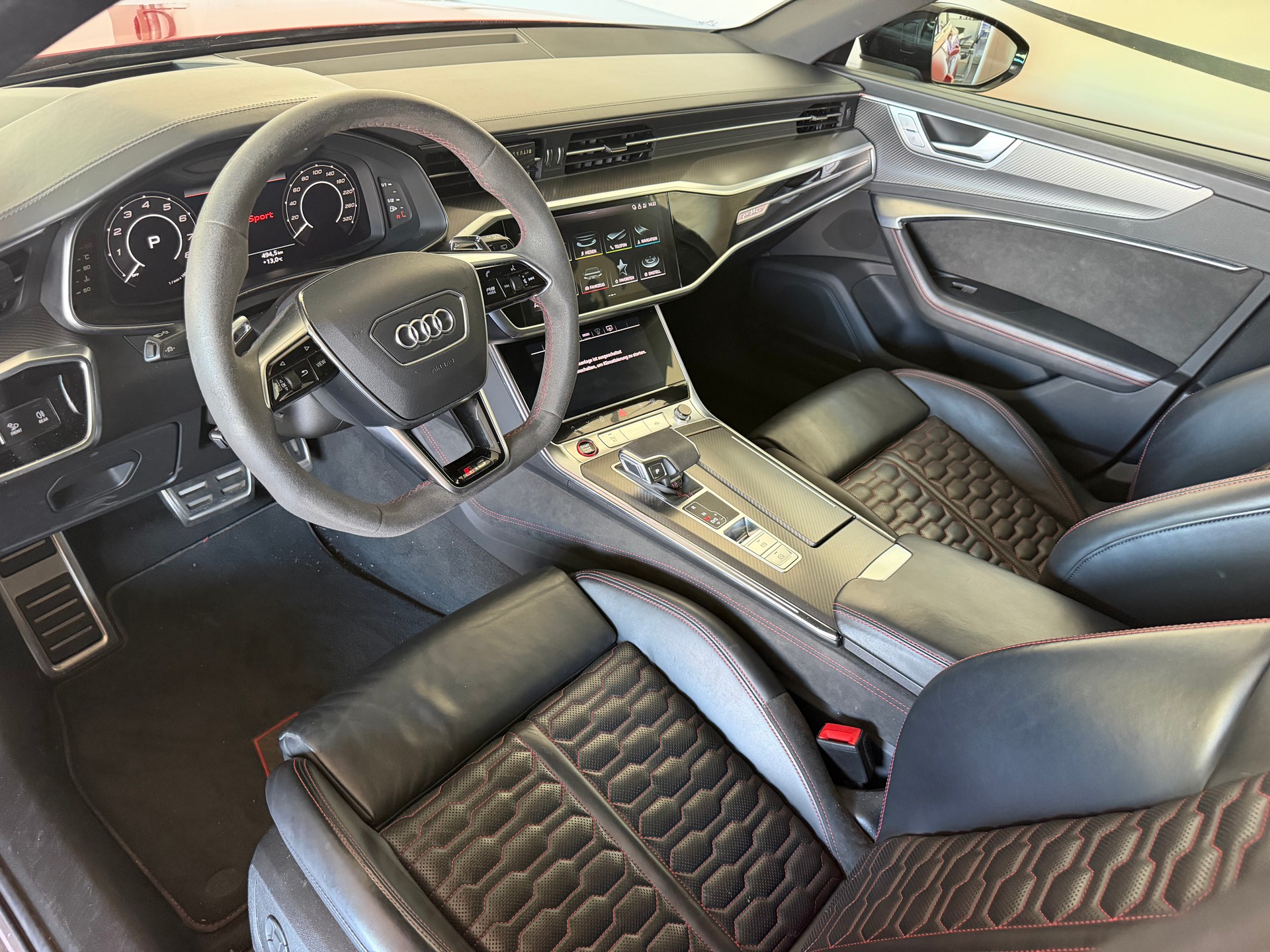 AUDI RS6 Avant 4.0 TFSI V8 quattro-image-7