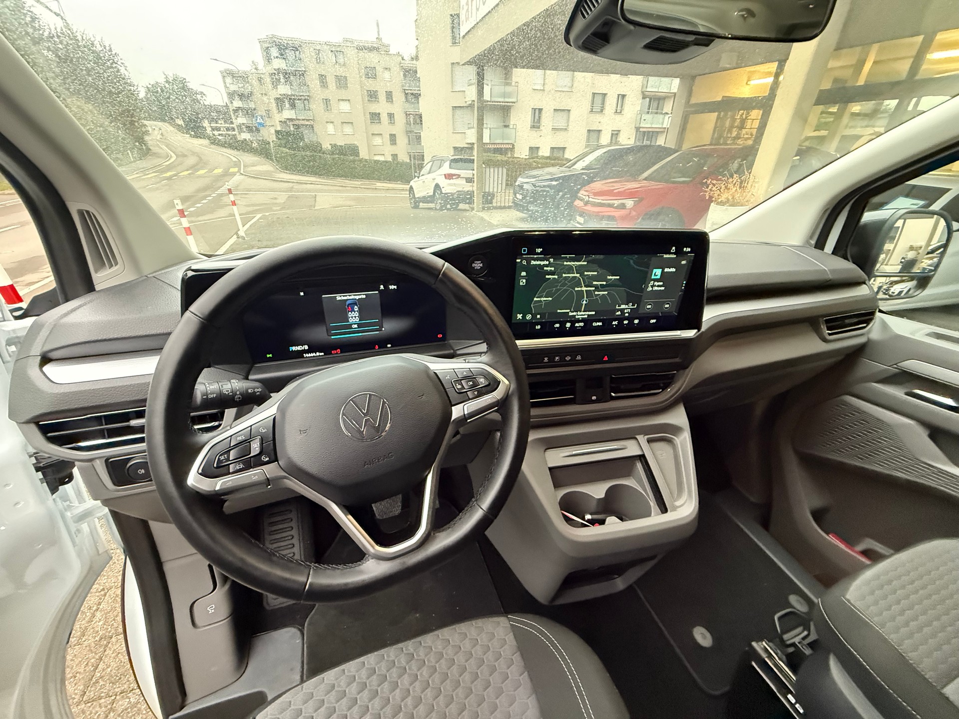 VW Caravelle BEV Life-image-5