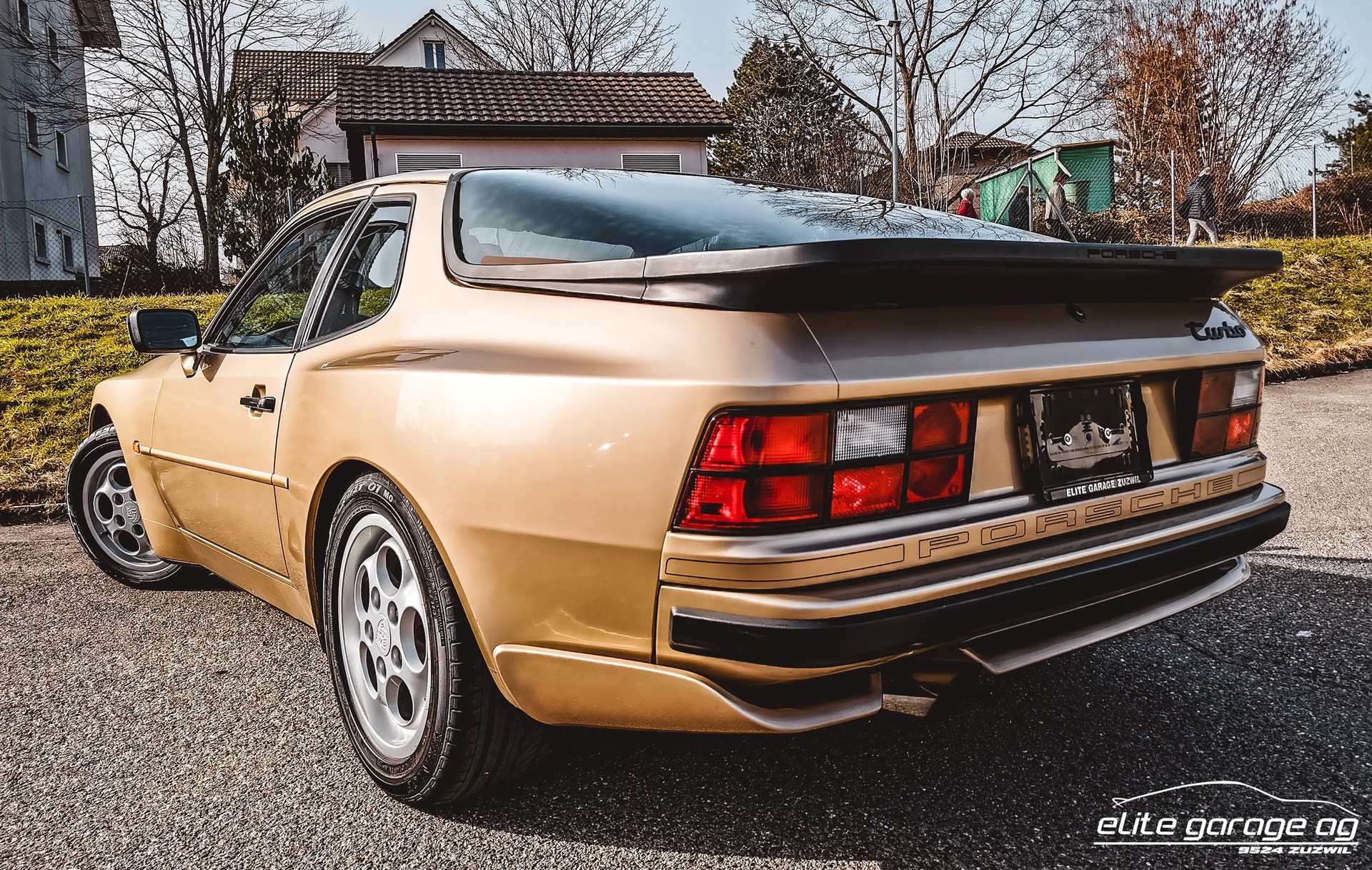 PORSCHE 944 Turbo-image-7