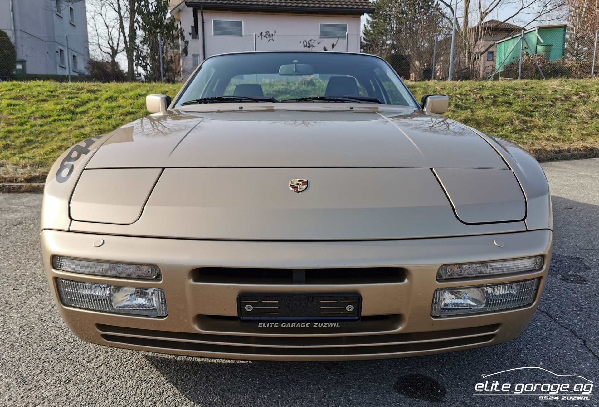 PORSCHE 944 Turbo-image-2