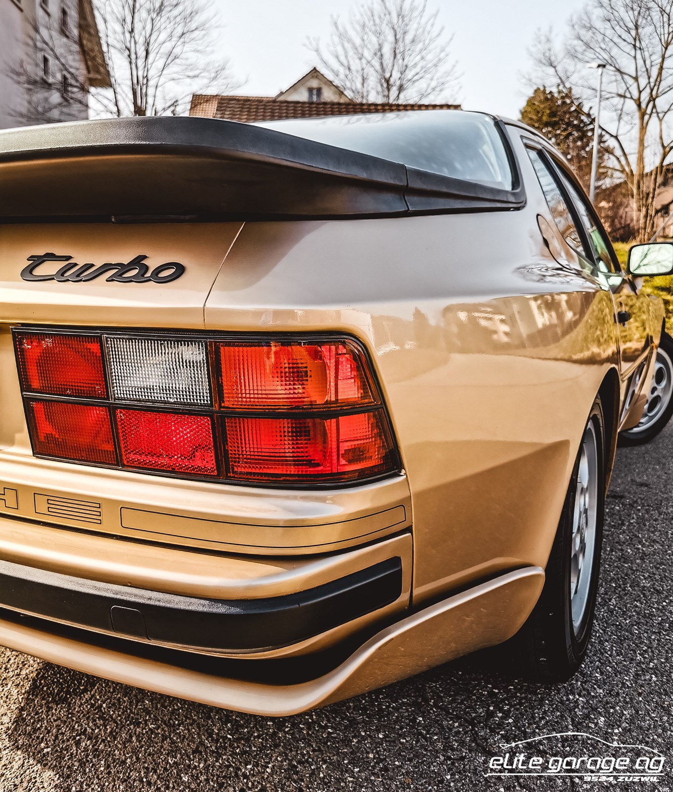 PORSCHE 944 Turbo-image-8
