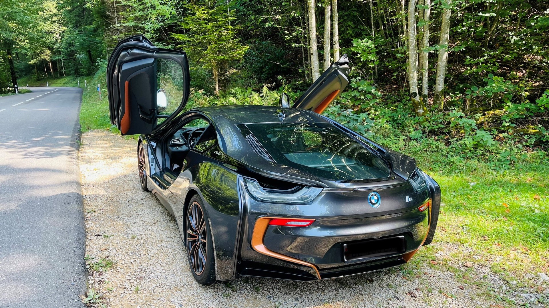 BMW i8 Coupé-image-1