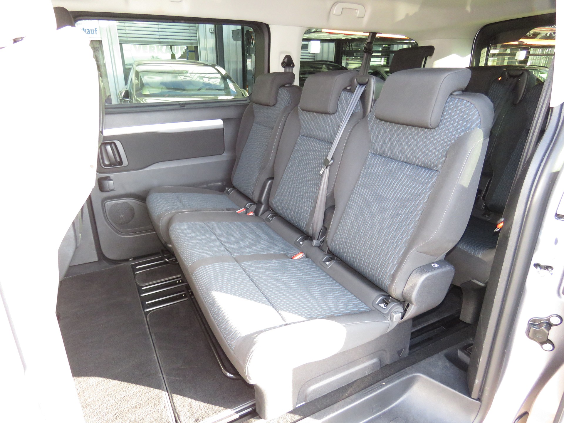 OPEL Zafira Life 2.0 CDTI Business Edition Lang Automat (8-Plätzer, AHK 1.9 t)-image-9