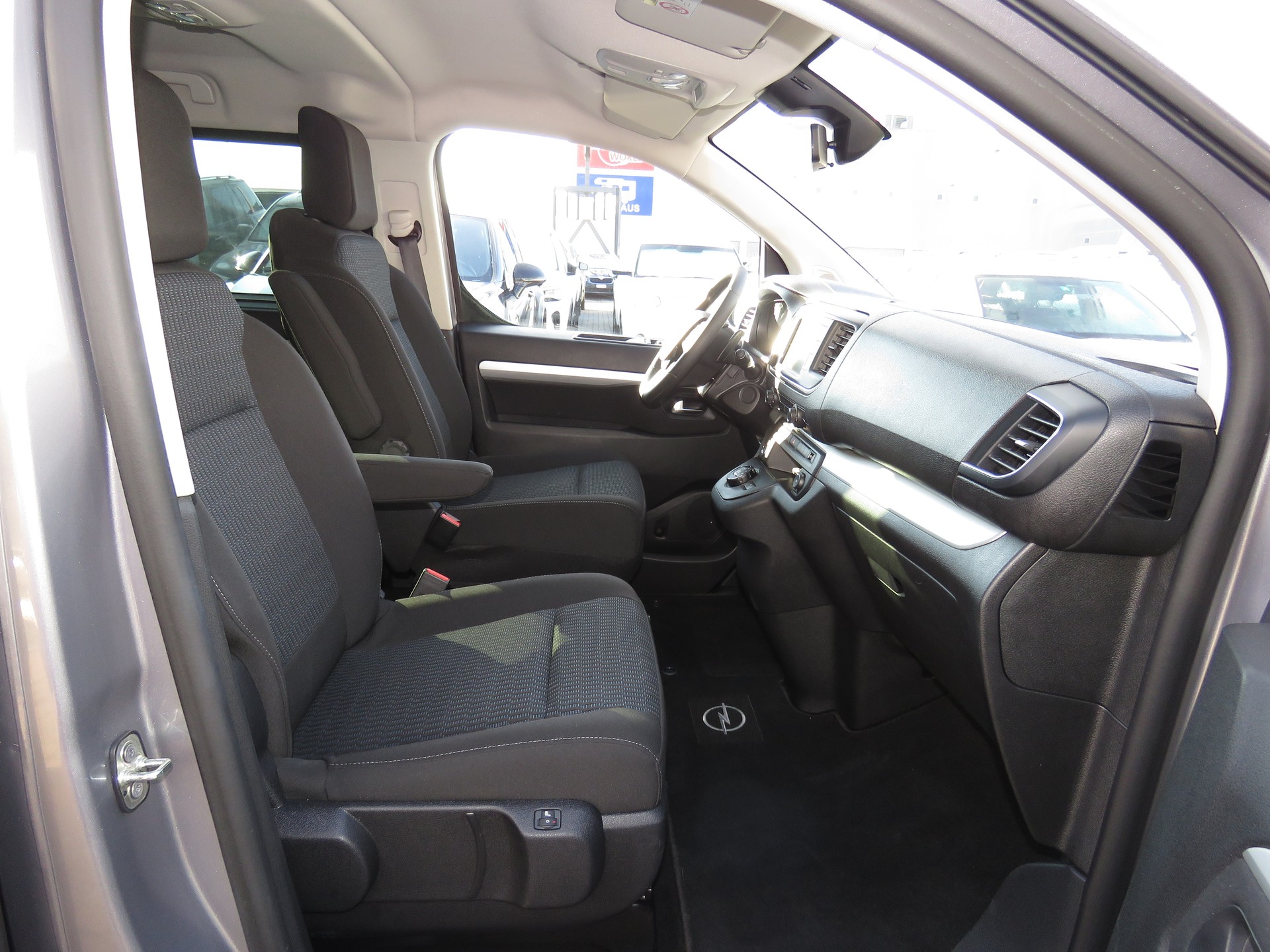 OPEL Zafira Life 2.0 CDTI Business Edition Lang Automat (8-Plätzer, AHK 1.9 t)-image-15