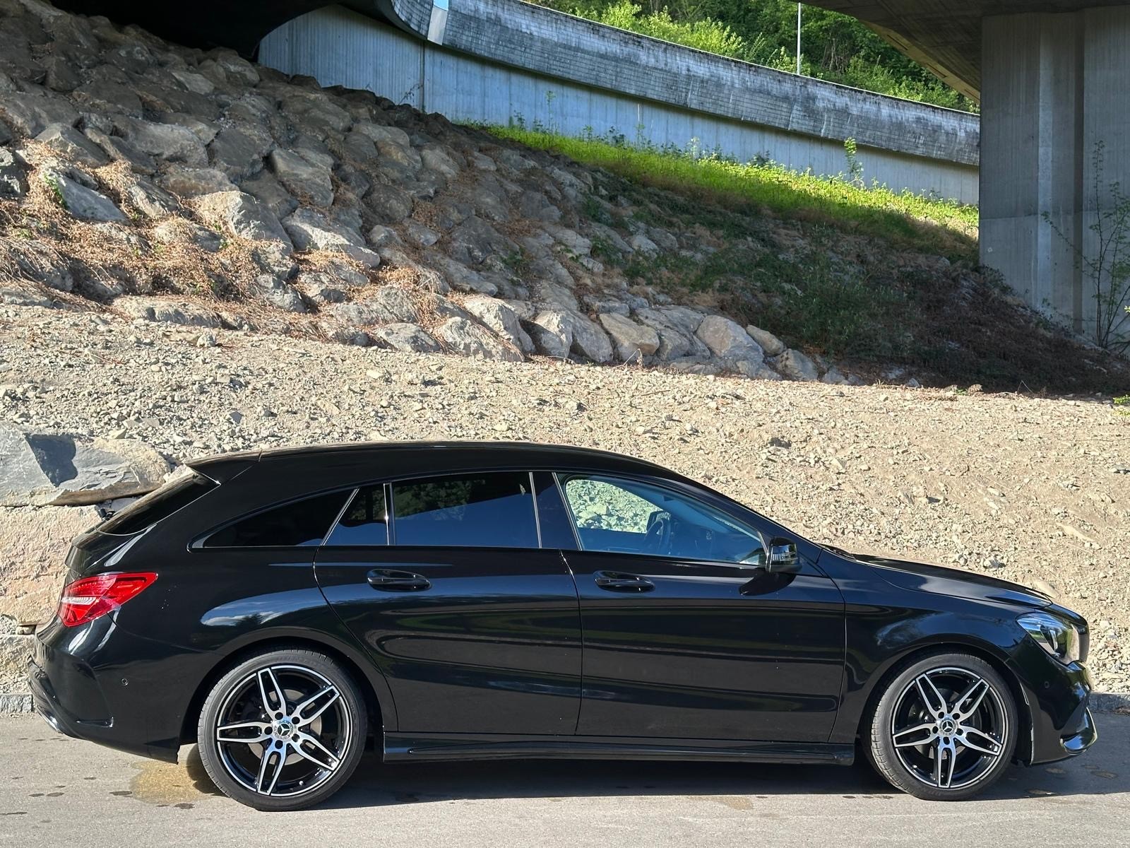 MERCEDES-BENZ CLA Shooting Brake 200 d AMG Line 4Matic 7G-DCT-image-5