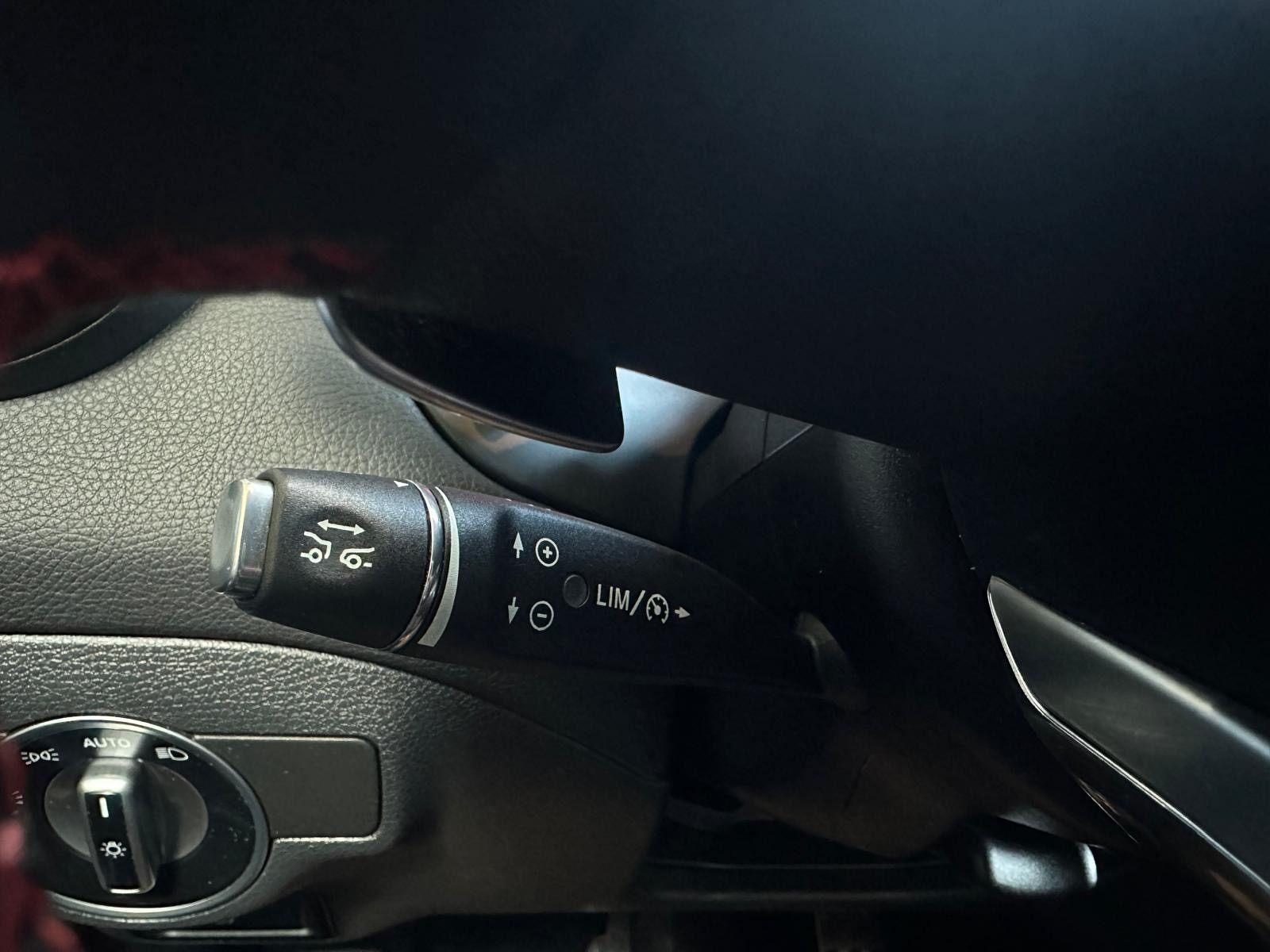 MERCEDES-BENZ CLA Shooting Brake 200 d AMG Line 4Matic 7G-DCT-image-12