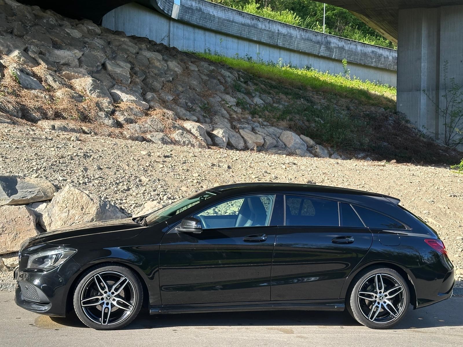 MERCEDES-BENZ CLA Shooting Brake 200 d AMG Line 4Matic 7G-DCT-image-2