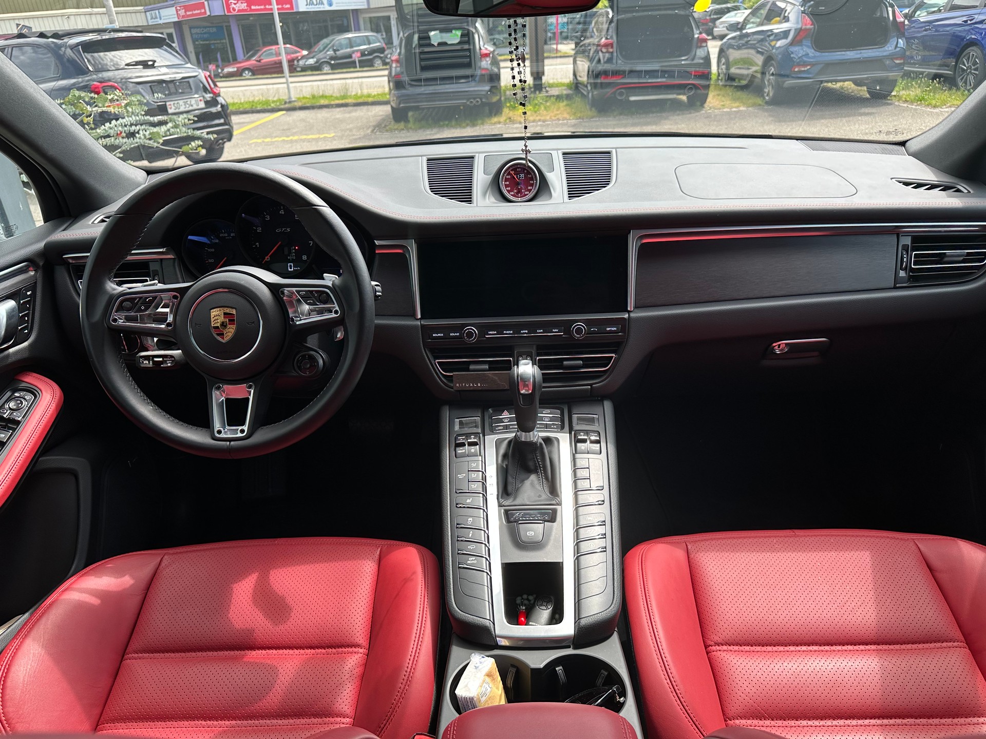 PORSCHE Macan GTS PDK-image-9