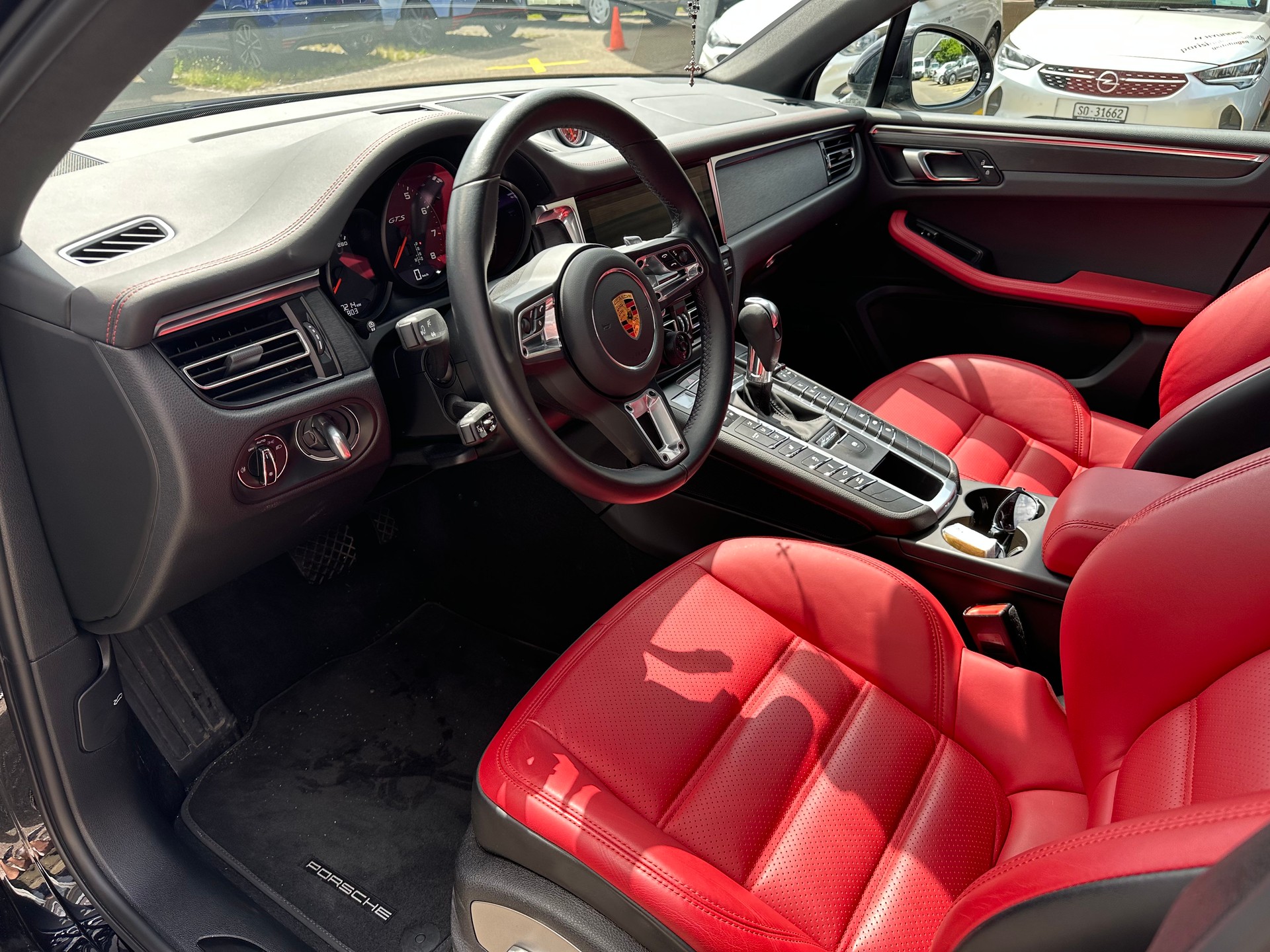 PORSCHE Macan GTS PDK-image-11