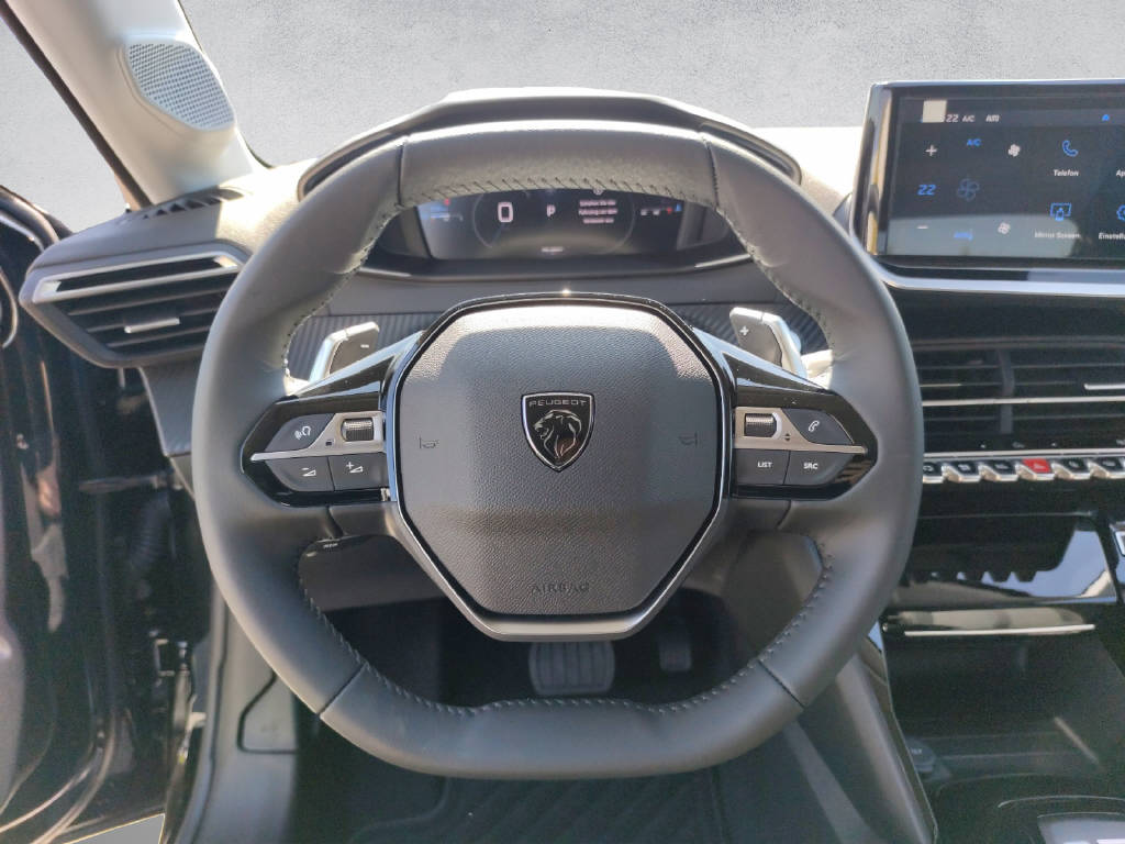 PEUGEOT 208 1.2 Hybrid Allure Premium-image-11