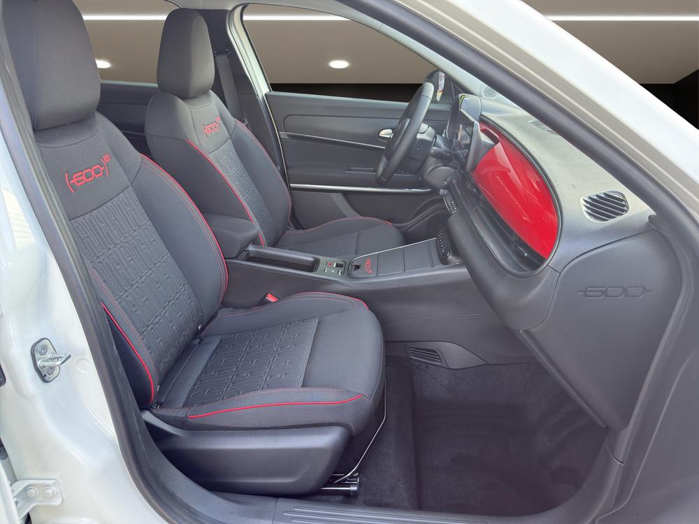 FIAT 600e Red-image-11