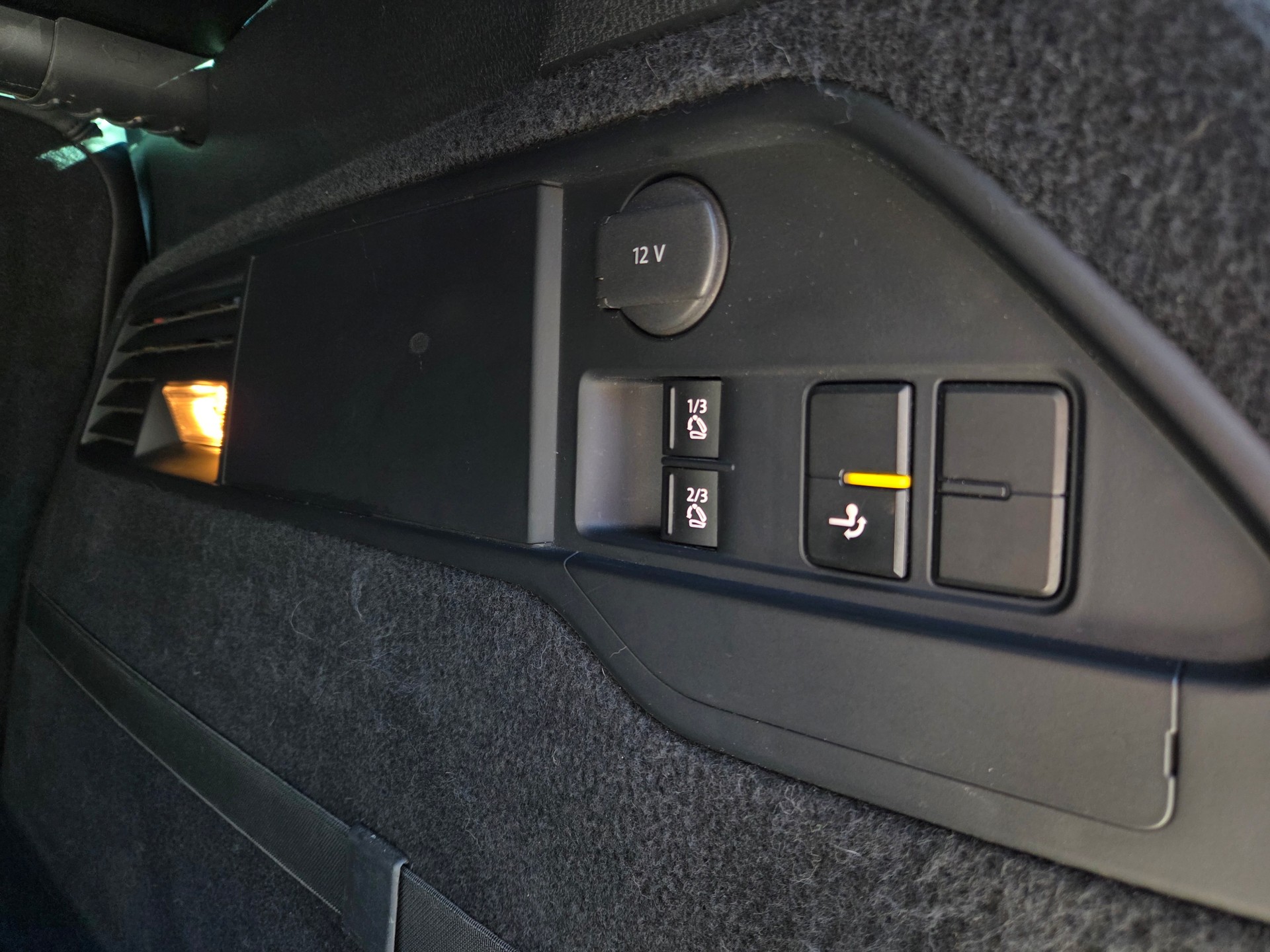 VW Touareg 3.0 TDI BMT Terrain Tech Tiptronic-image-14