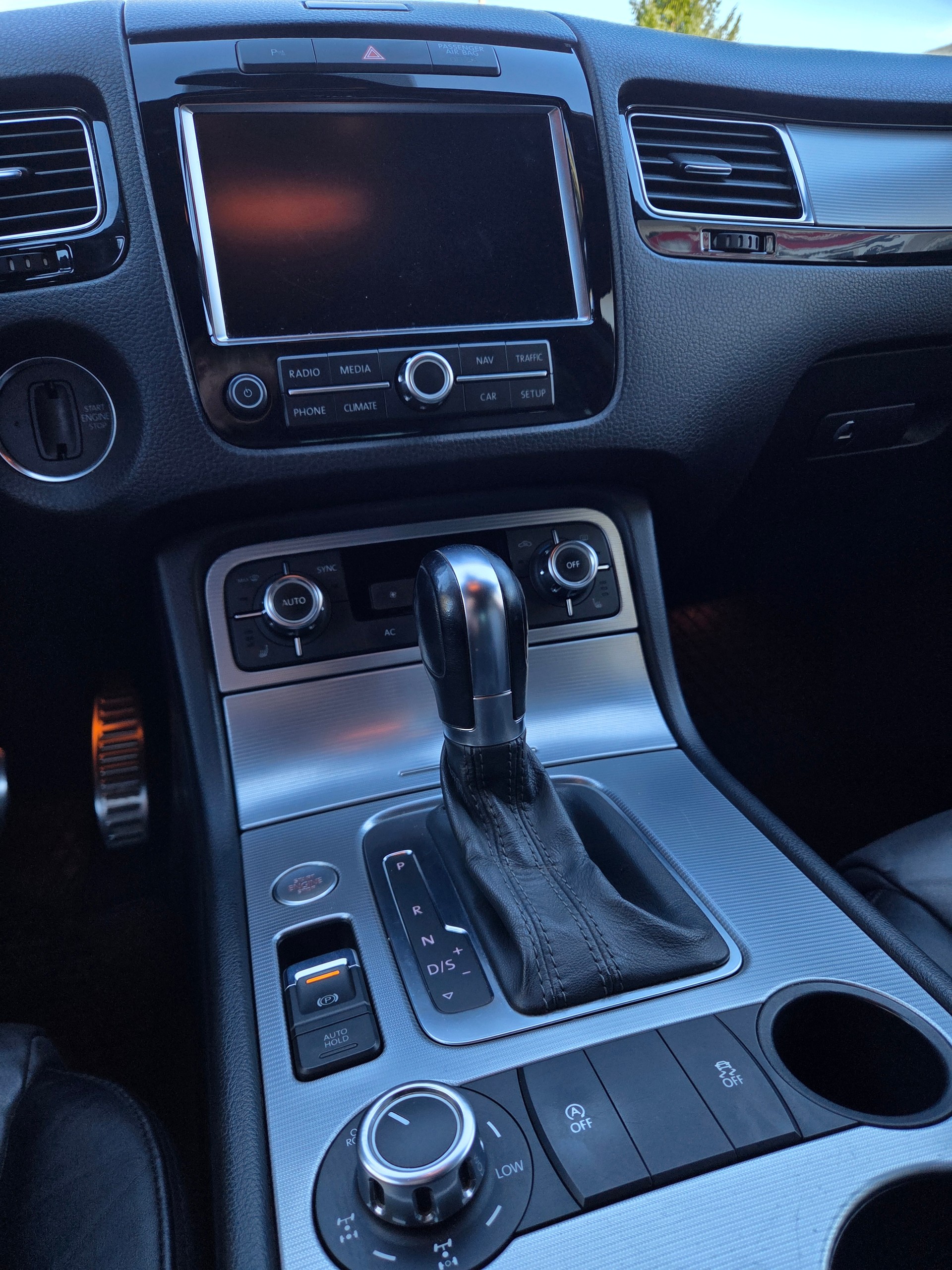 VW Touareg 3.0 TDI BMT Terrain Tech Tiptronic-image-12