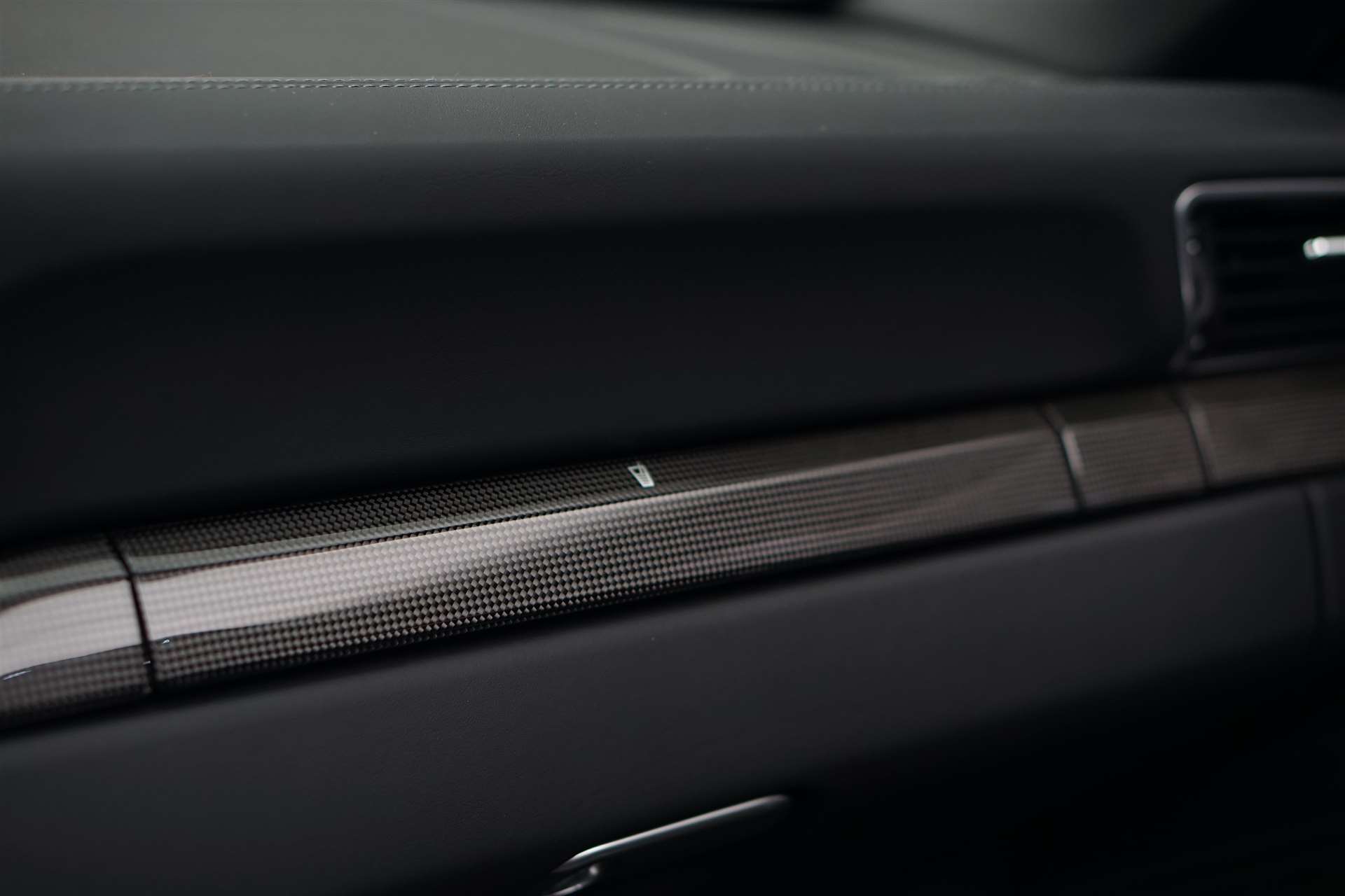 PORSCHE 911 Turbo S Cabrio PDK *CH-Fahrzeug* *wenig KM*-image-28